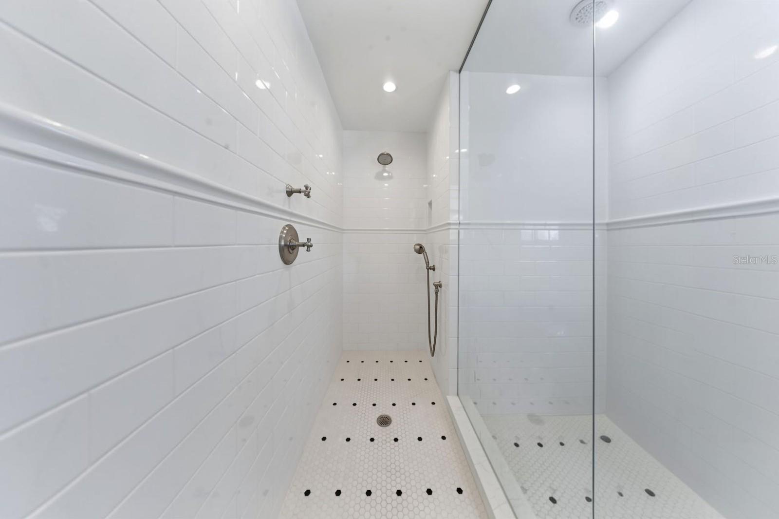 403 MAGNOLIA DR — photo 35