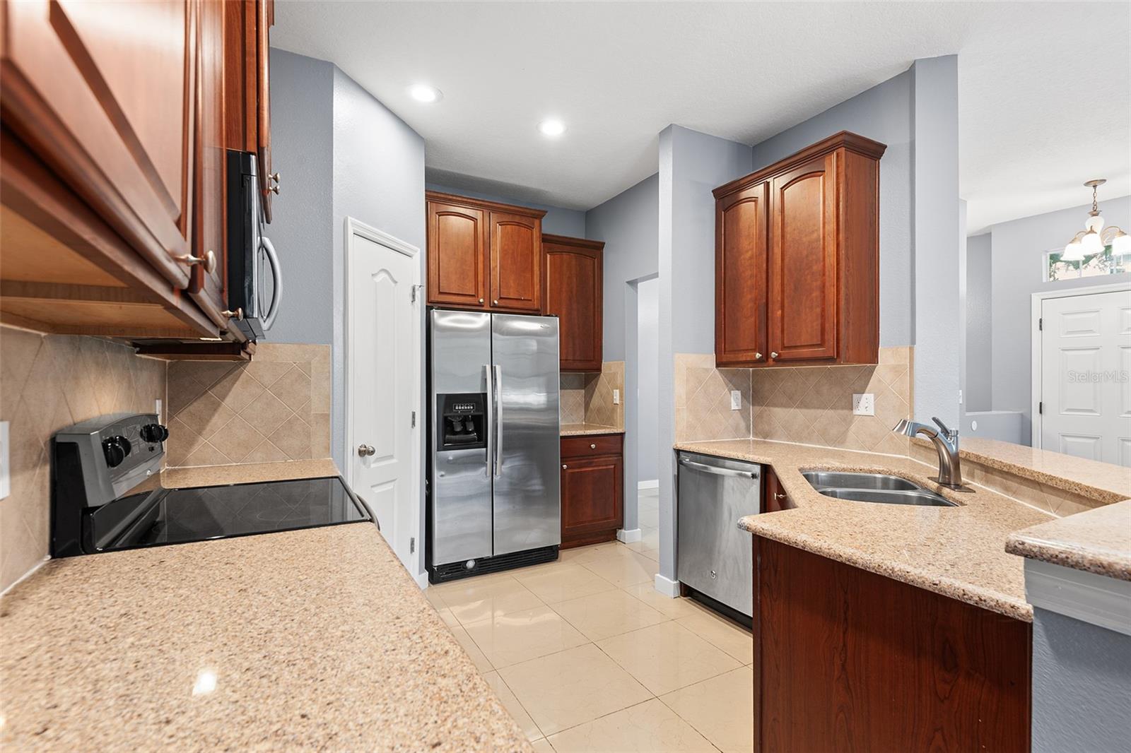 6745 BREEZY PALM DR — photo 5