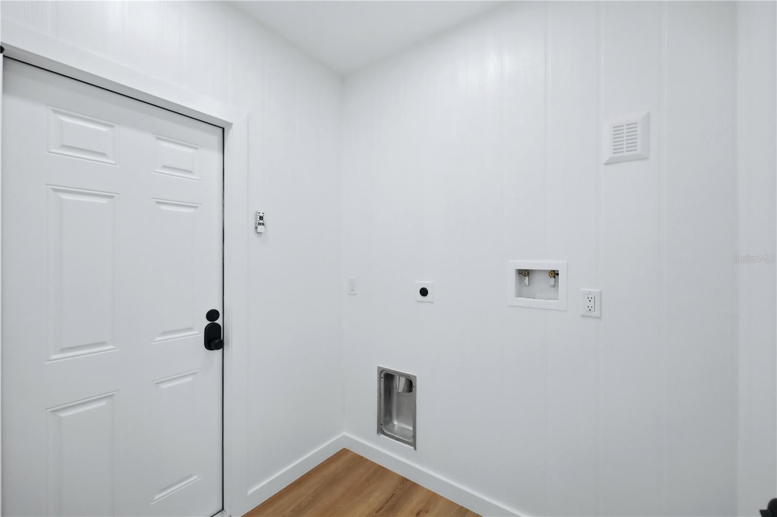 6103 CARLTON AVE — photo 23