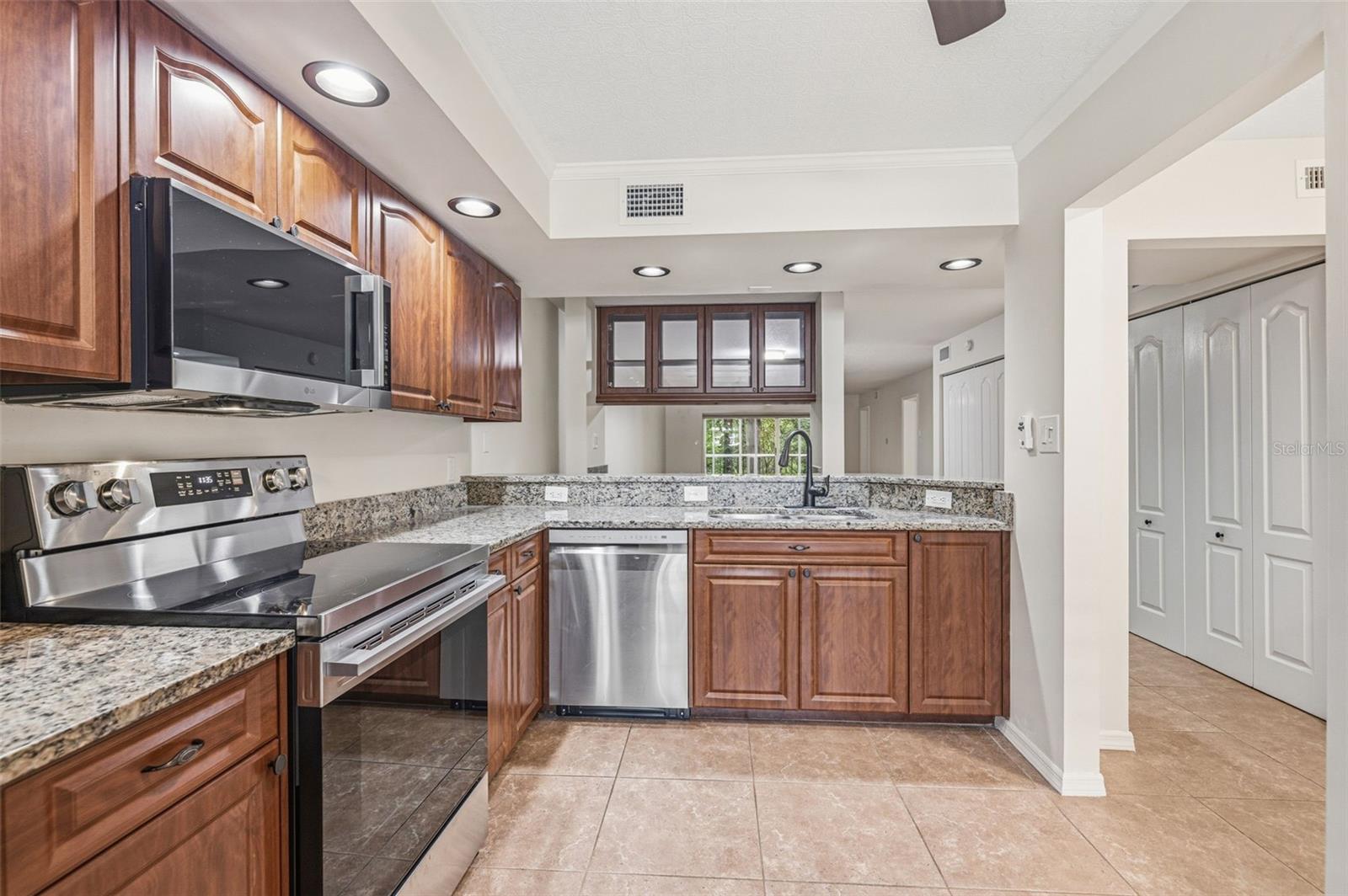 2533 DOLLY BAY DR #105 — photo 7
