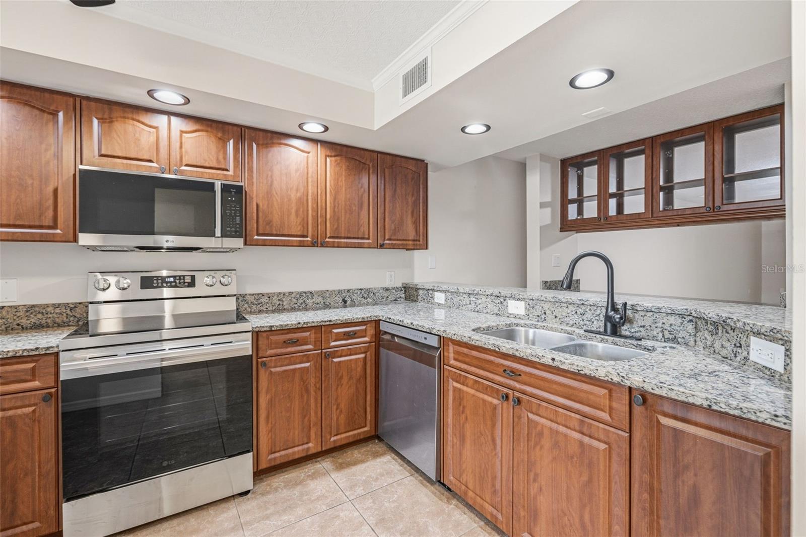 2533 DOLLY BAY DR #105 — photo 8