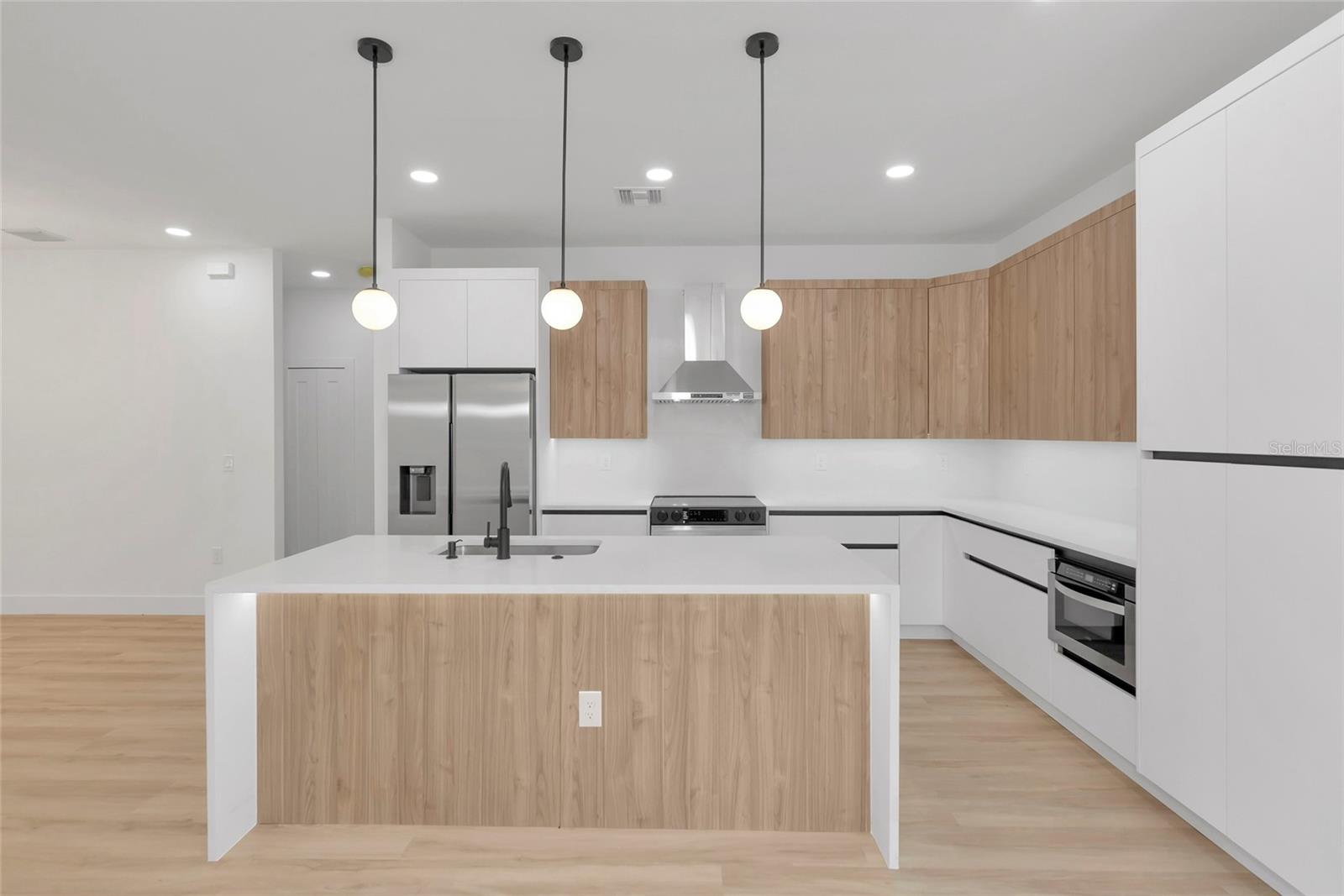 1274 RONALD ST — photo 10