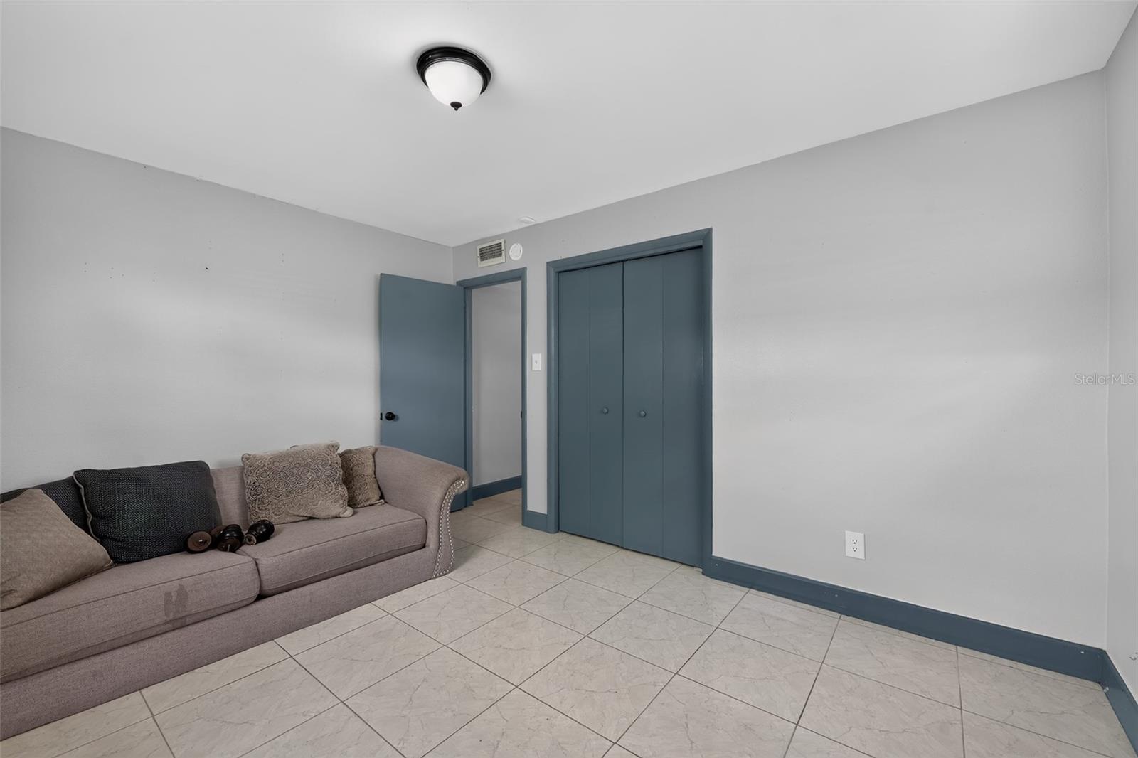 5005 STOLLS AVE — photo 9