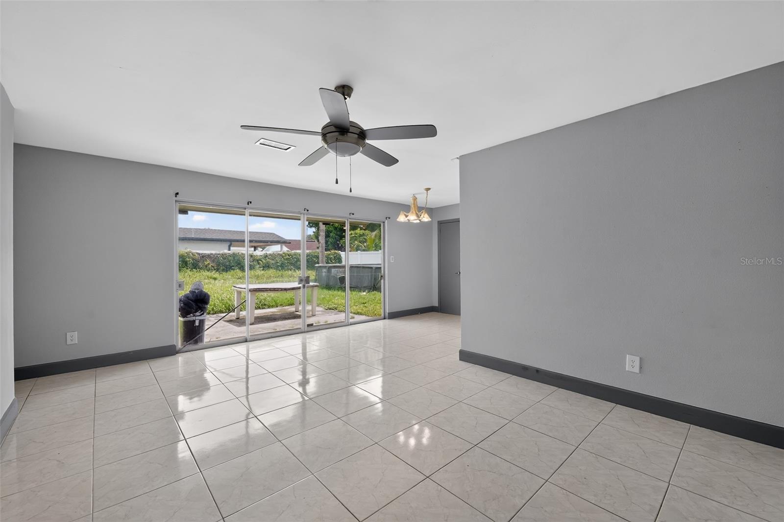 5005 STOLLS AVE — photo 12