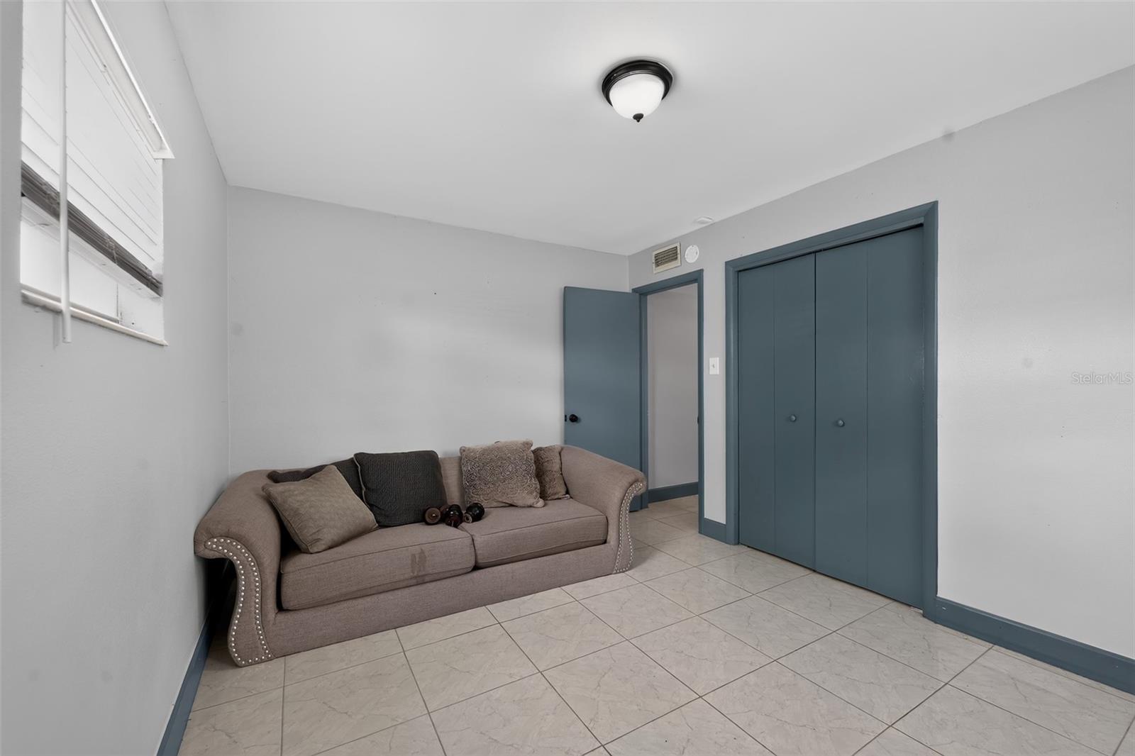 5005 STOLLS AVE — photo 7