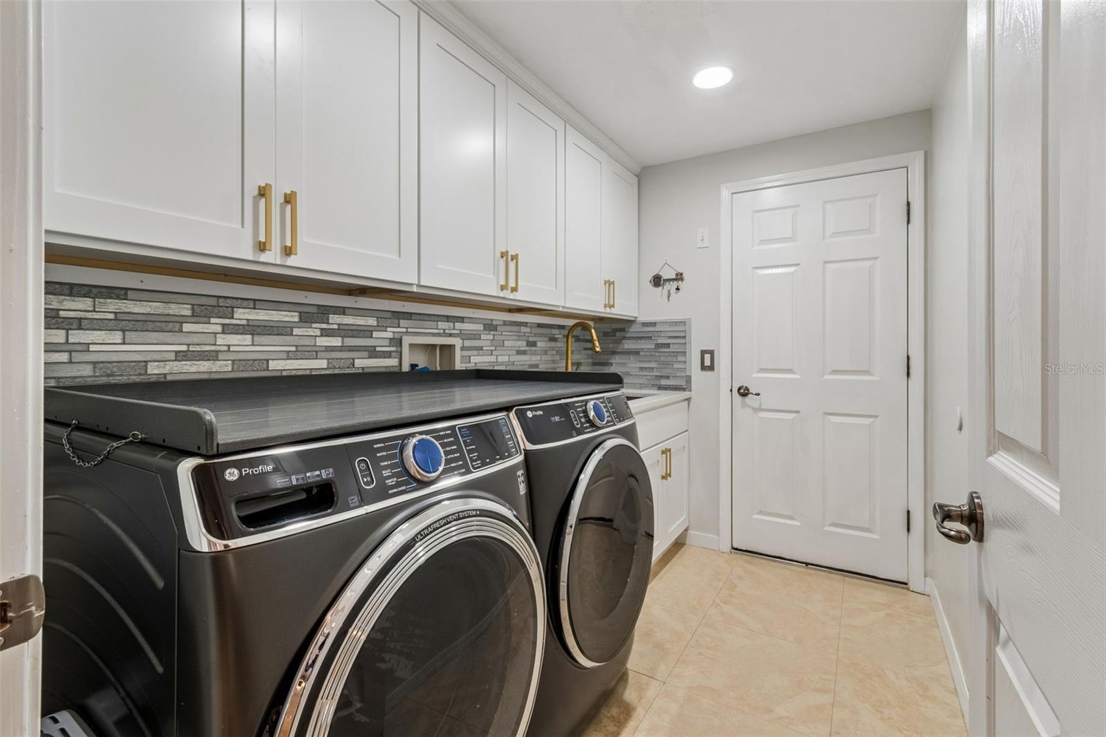 15630 N HIMES AVE — photo 52