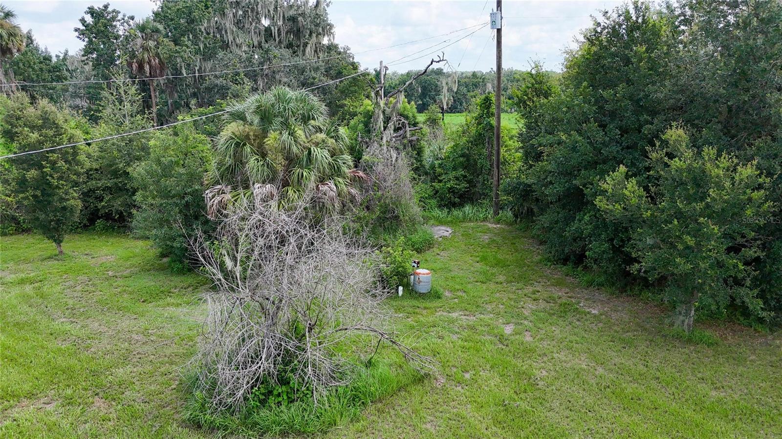 2452 WELCOME RD — photo 32