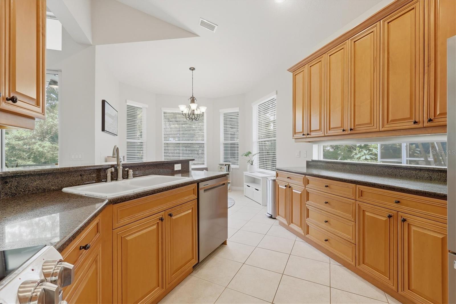 5540 SIMONTON ST — photo 15