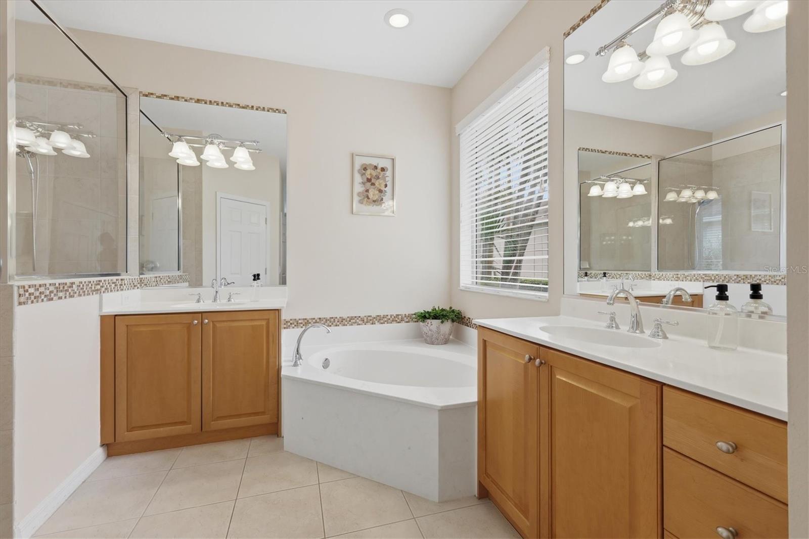 5540 SIMONTON ST — photo 21