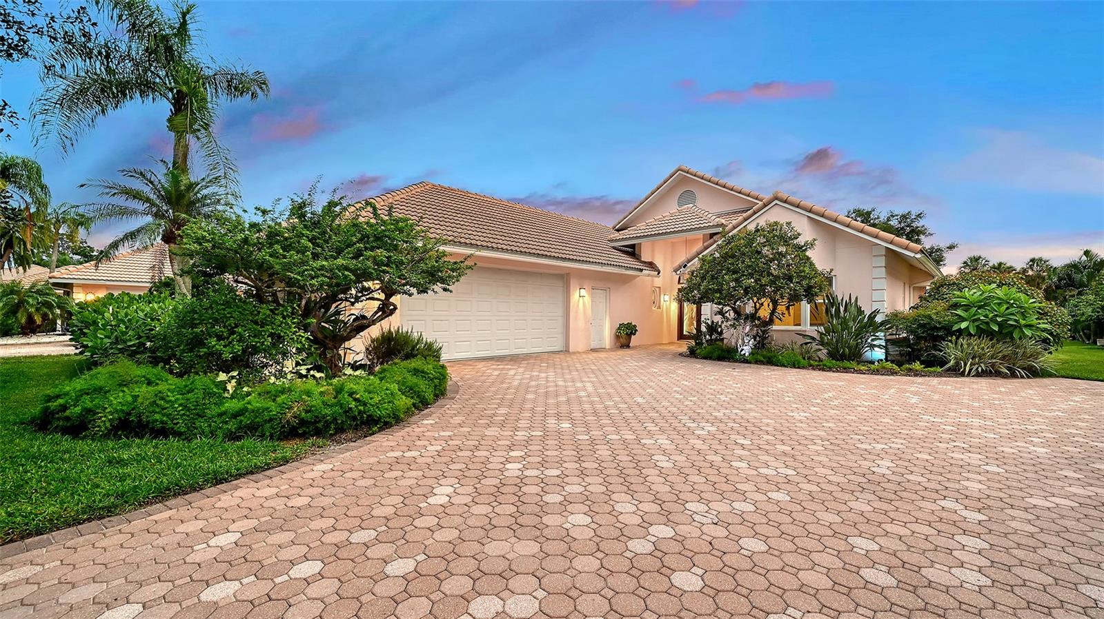 5476 GOLF POINTE DR — photo 4
