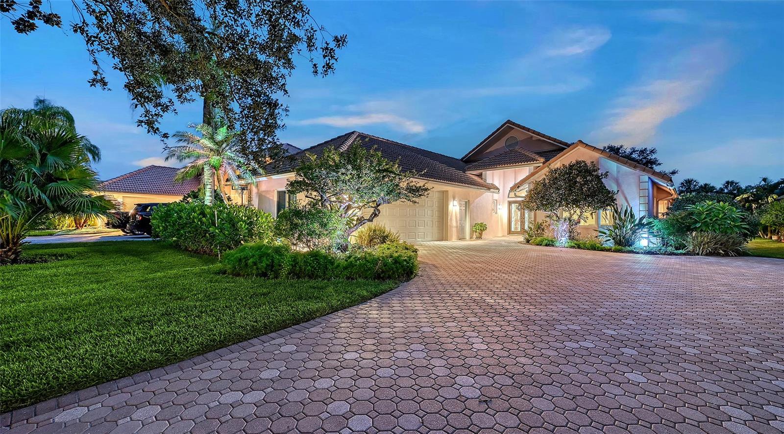 5476 GOLF POINTE DR — photo 2