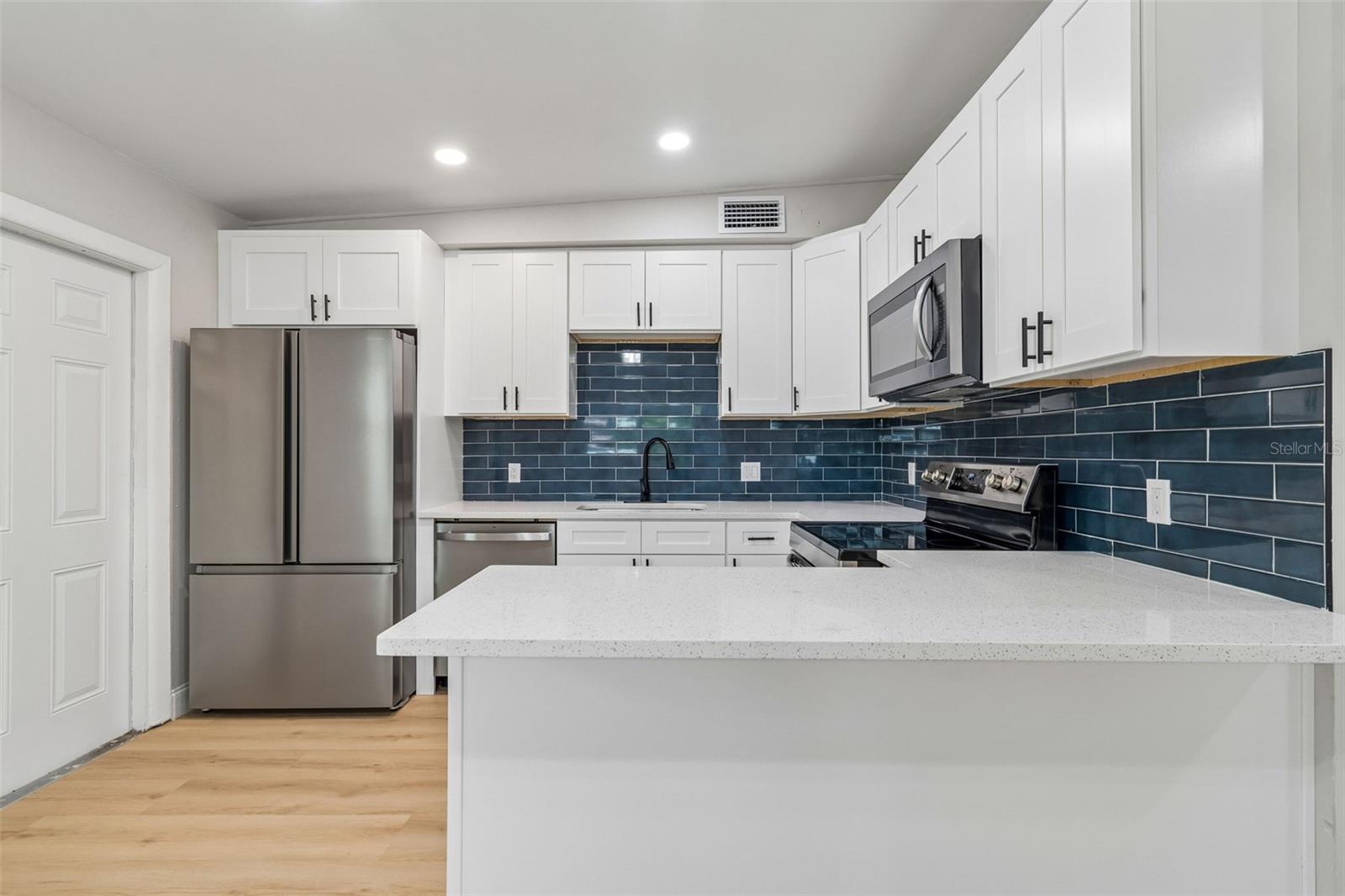7812 EGYPT LAKE DR — photo 8