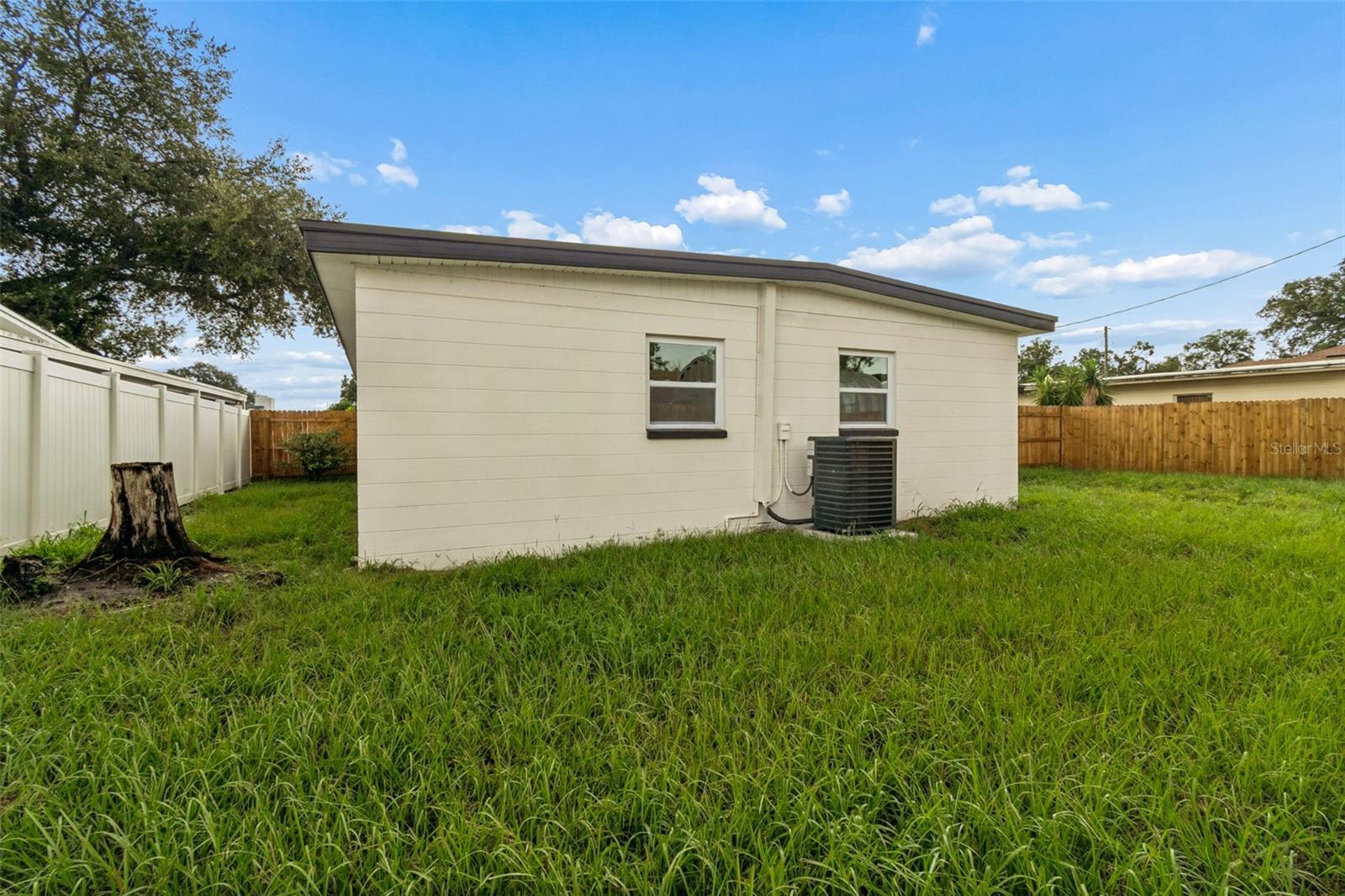7812 EGYPT LAKE DR — photo 37