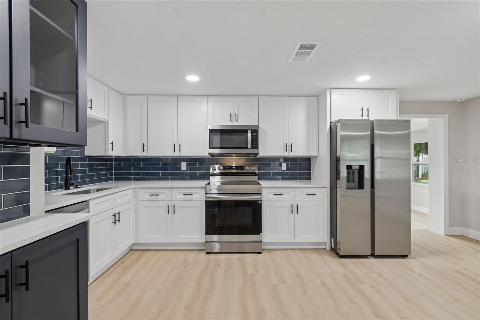 4504 ASHMORE DR — photo 10