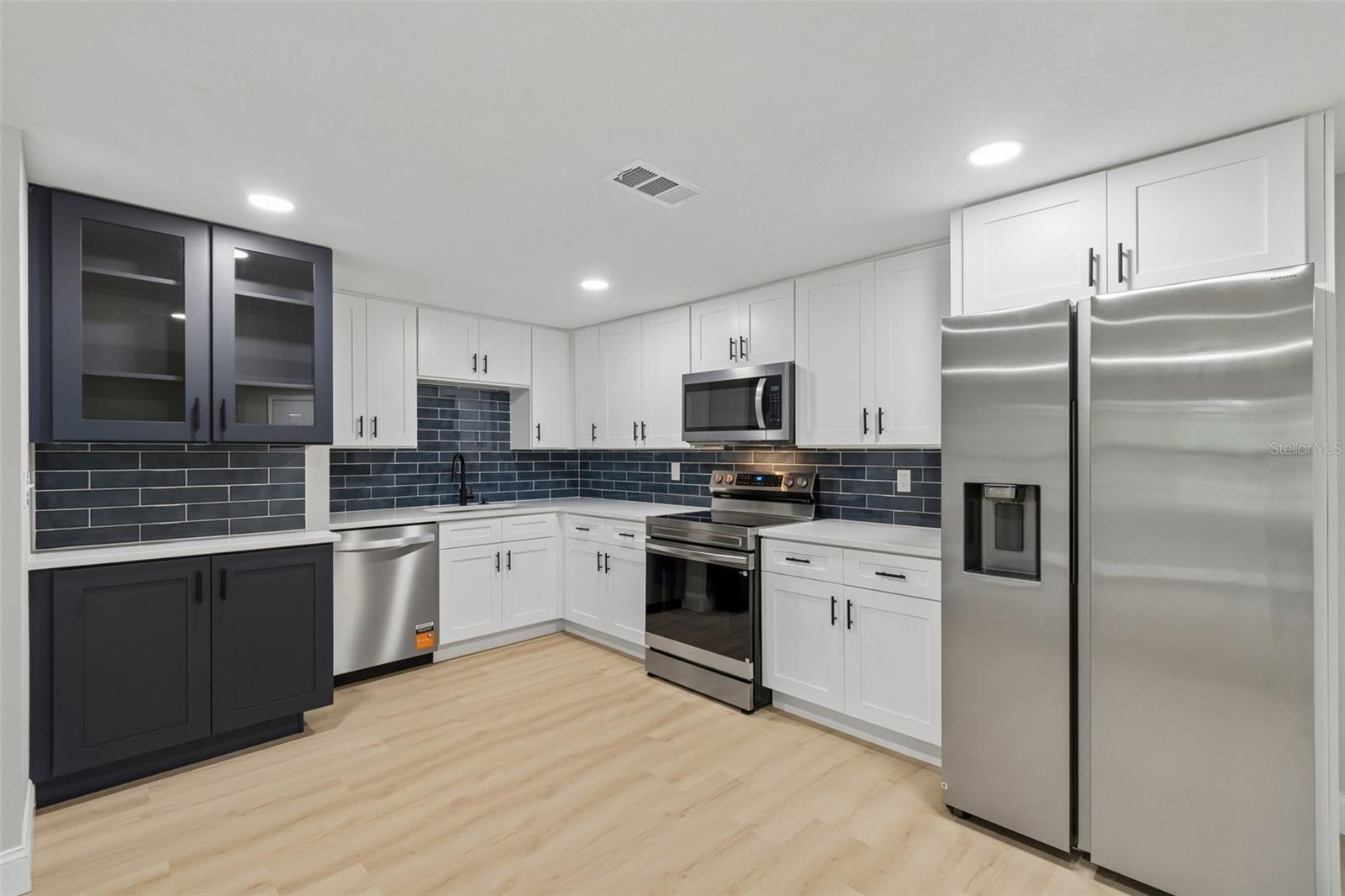 4504 ASHMORE DR — photo 13