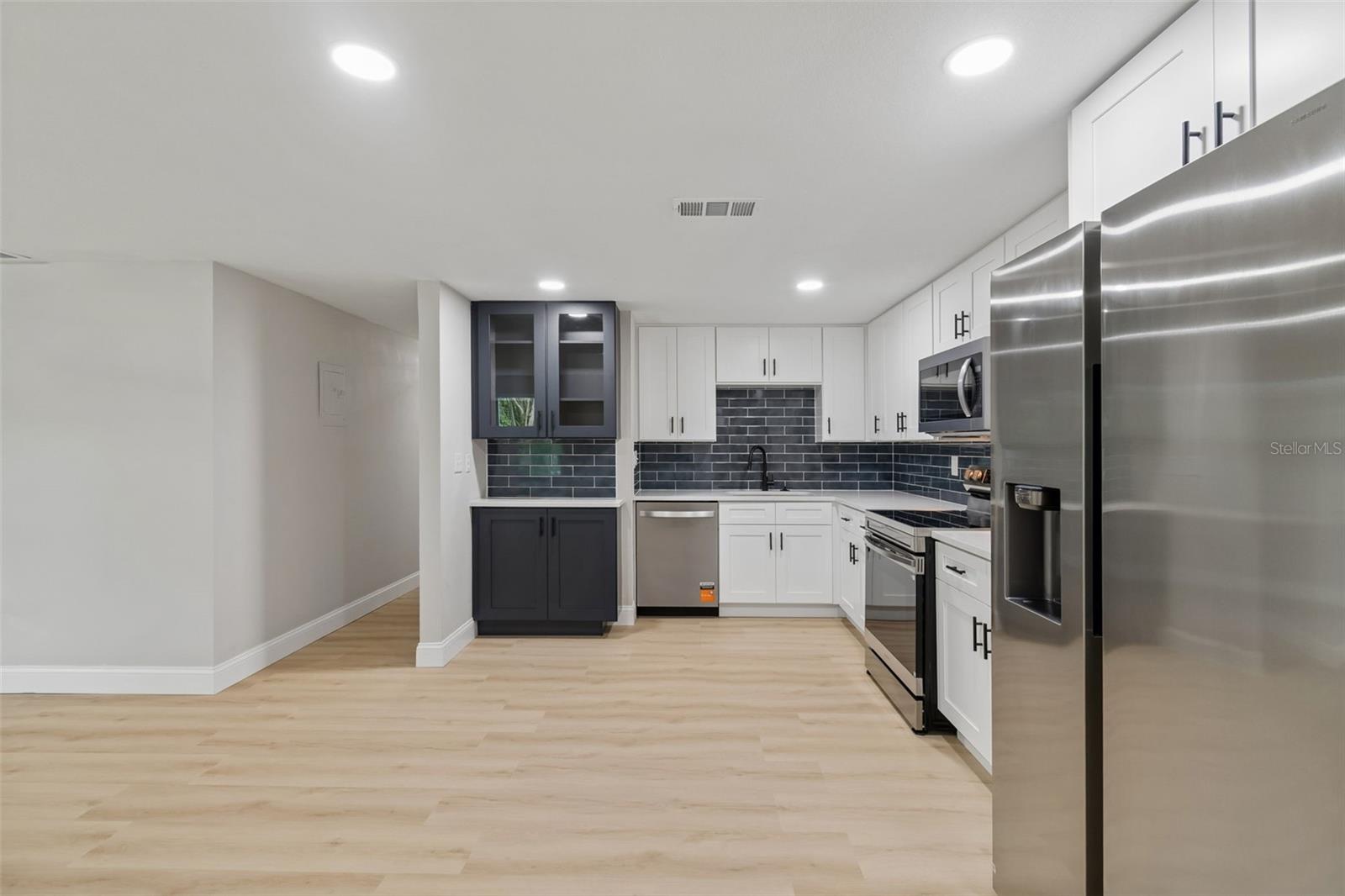 4504 ASHMORE DR — photo 14
