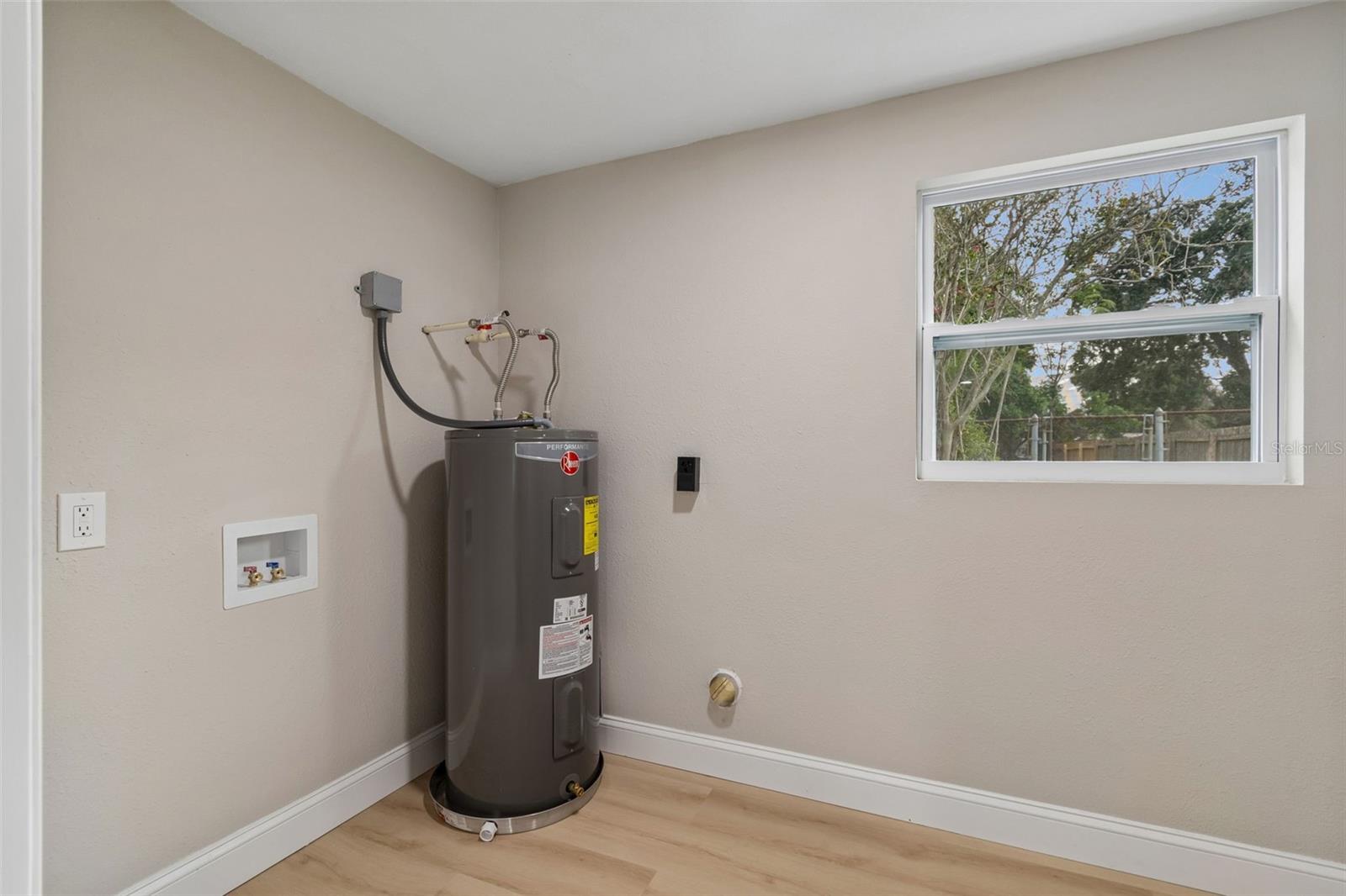 4504 ASHMORE DR — photo 40