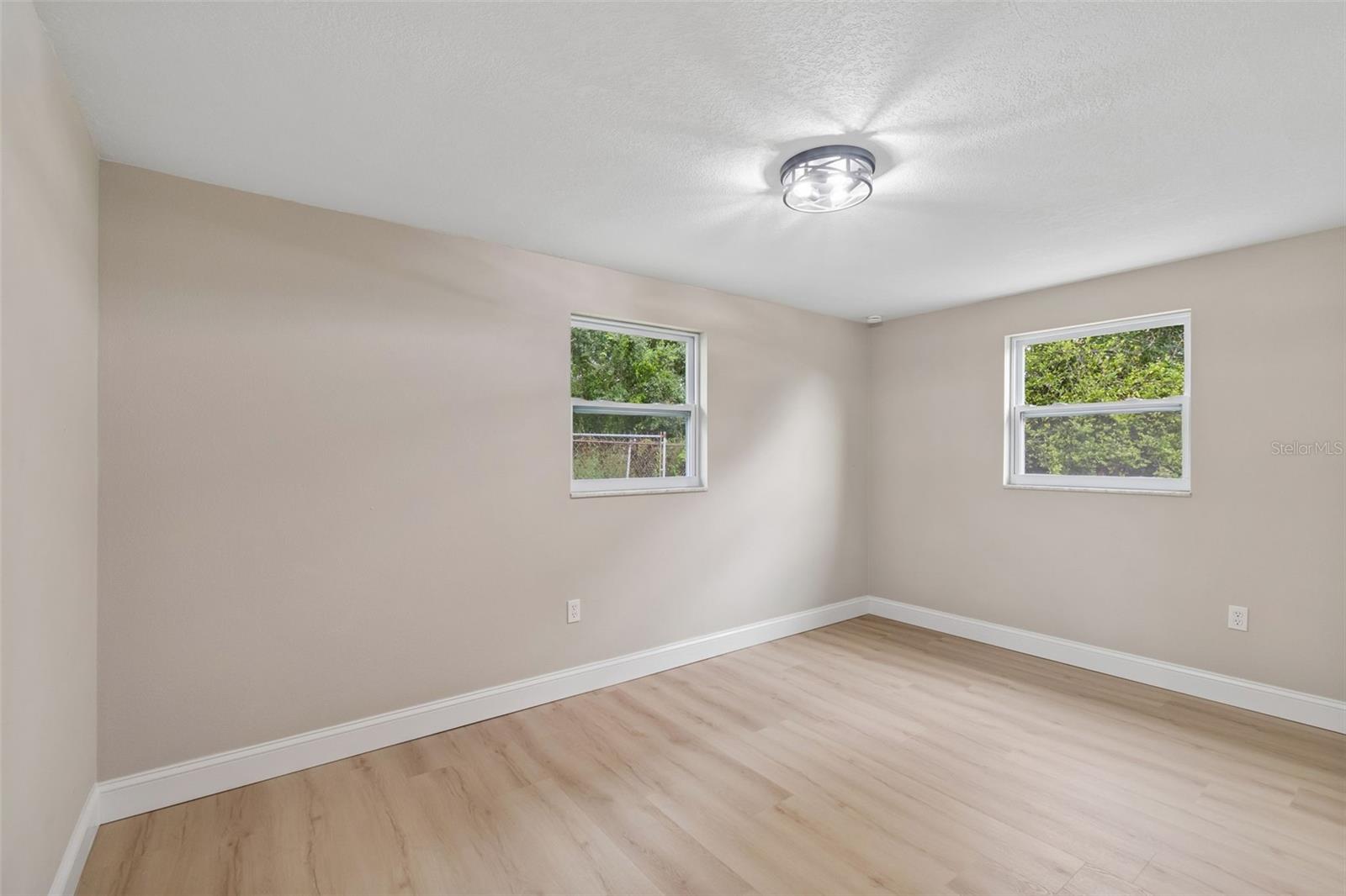 4504 ASHMORE DR — photo 37