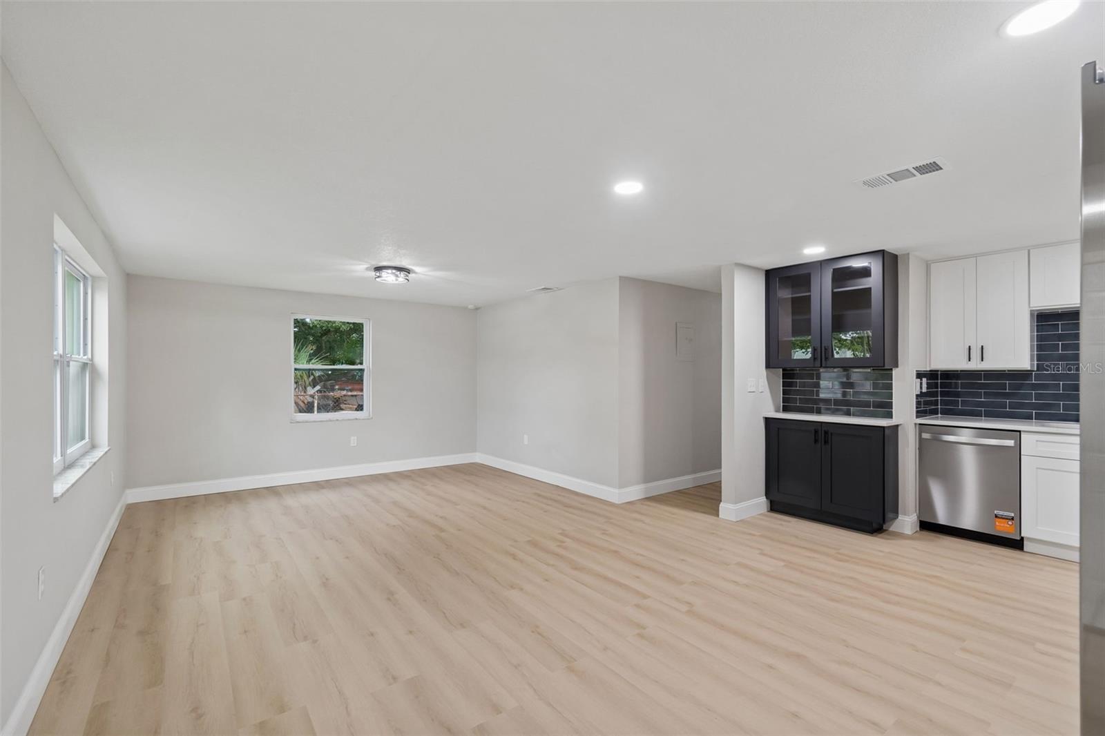 4504 ASHMORE DR — photo 7