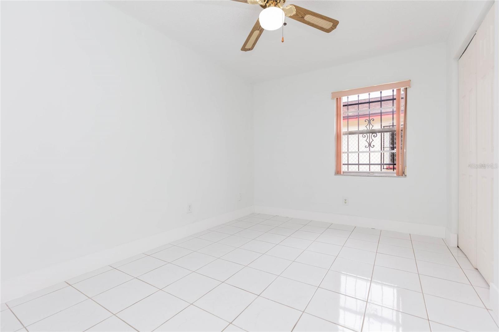 6611 N CLARK AVE — photo 23