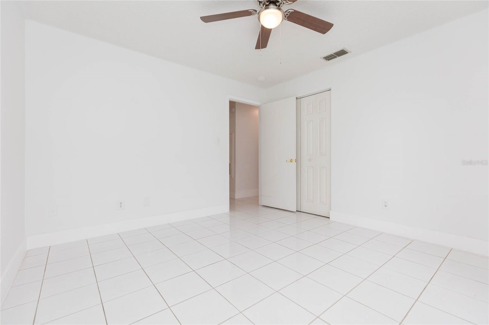 6611 N CLARK AVE — photo 27