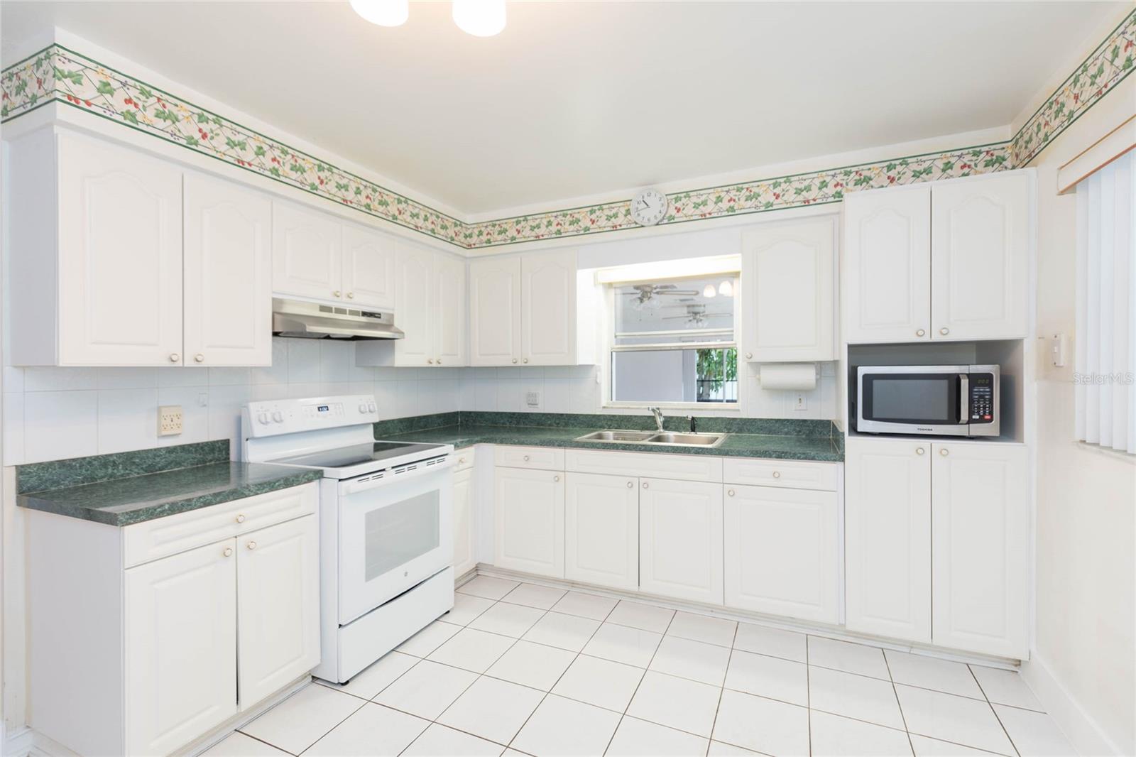 6611 N CLARK AVE — photo 13