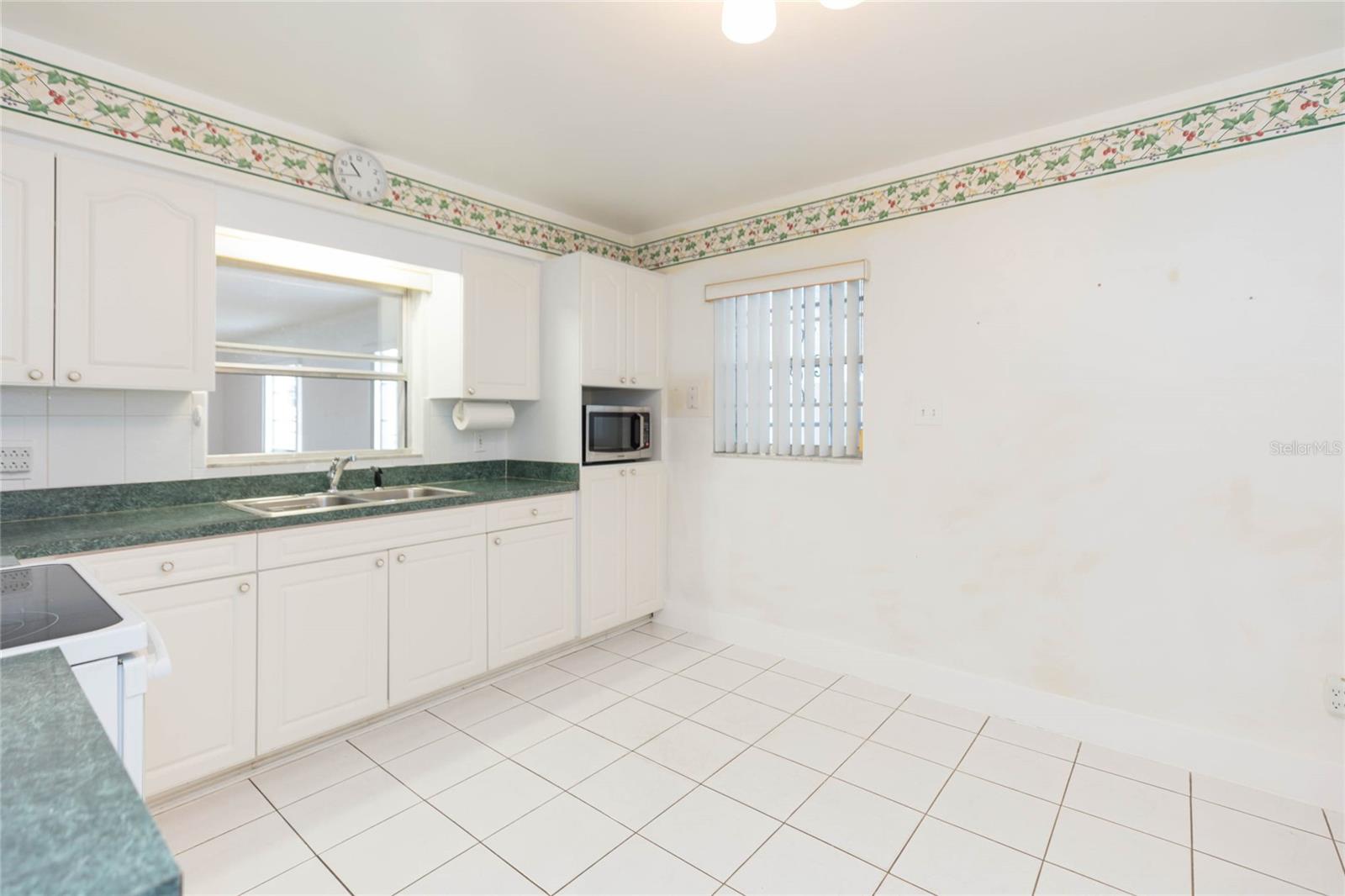 6611 N CLARK AVE — photo 14