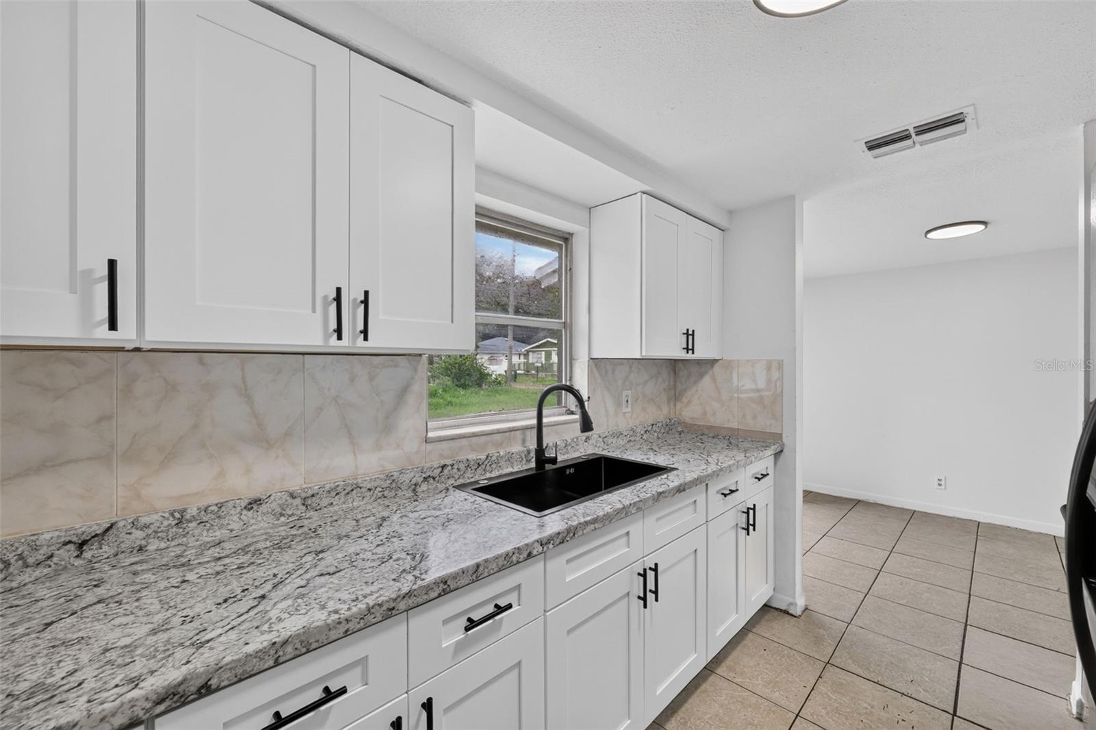 3311 E CHELSEA ST — photo 27