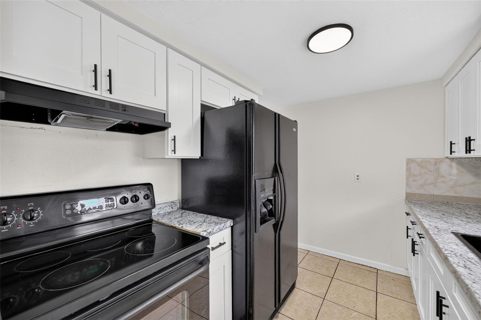 3311 E CHELSEA ST — photo 29