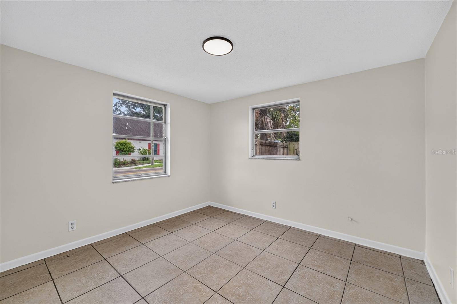 3311 E CHELSEA ST — photo 20