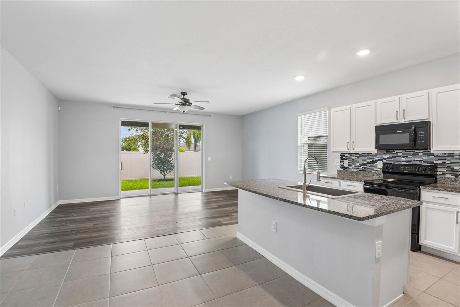 2685 SUNCOAST BLEND DR — photo 12