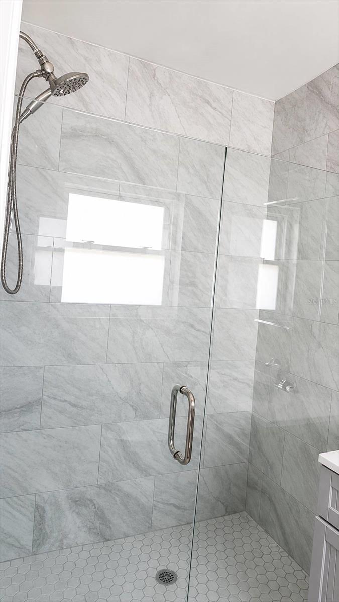 5412 LEILANI DR — photo 10