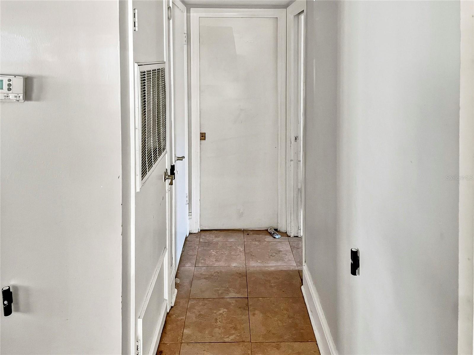 8410 N GRADY AVE — photo 8