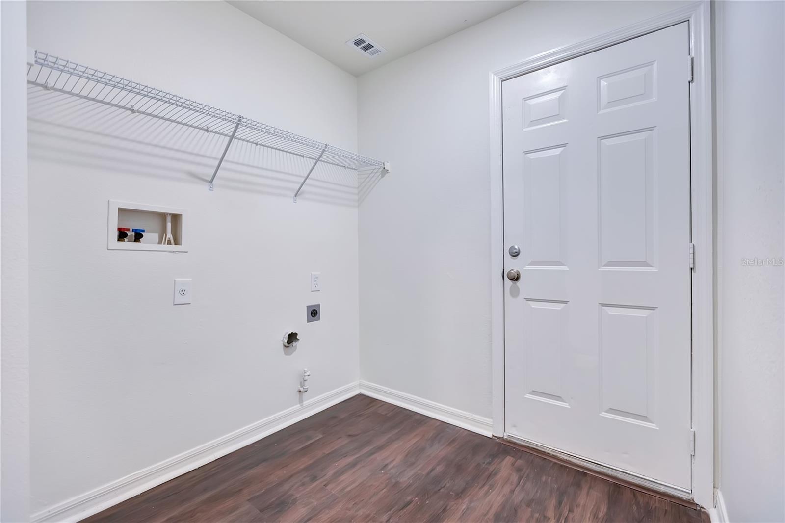 7415 OXFORD GARDEN CIR — photo 31