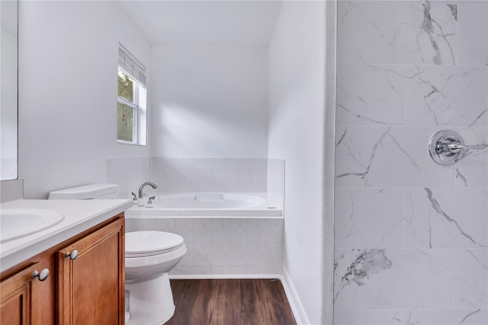 7415 OXFORD GARDEN CIR — photo 24