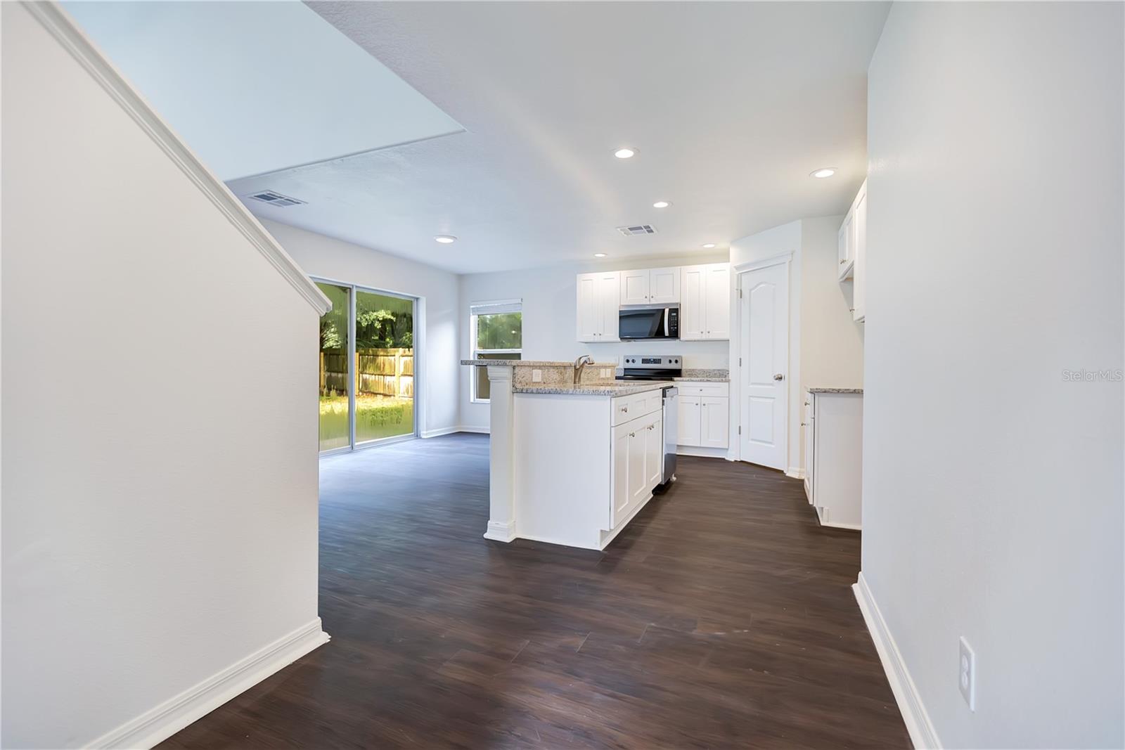 7415 OXFORD GARDEN CIR — photo 9