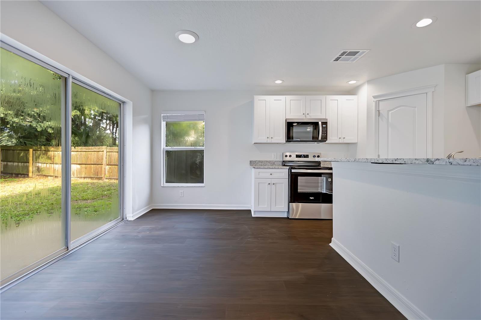 7415 OXFORD GARDEN CIR — photo 6