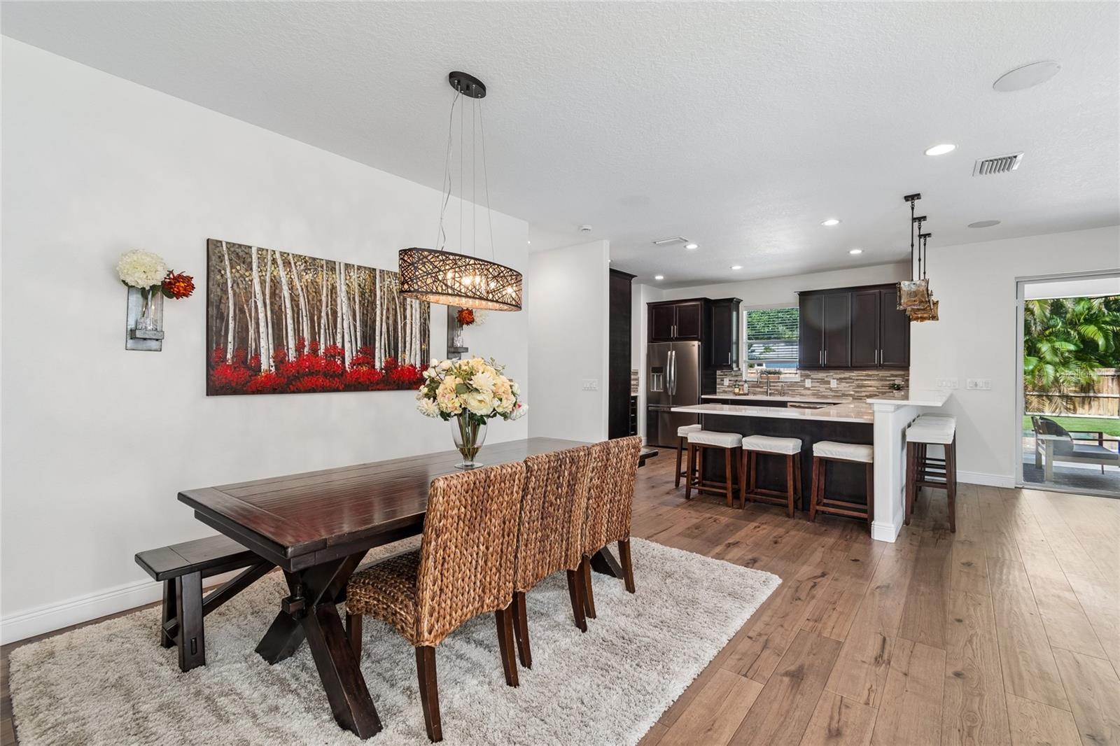 110 S BEVERLY AVE — photo 12