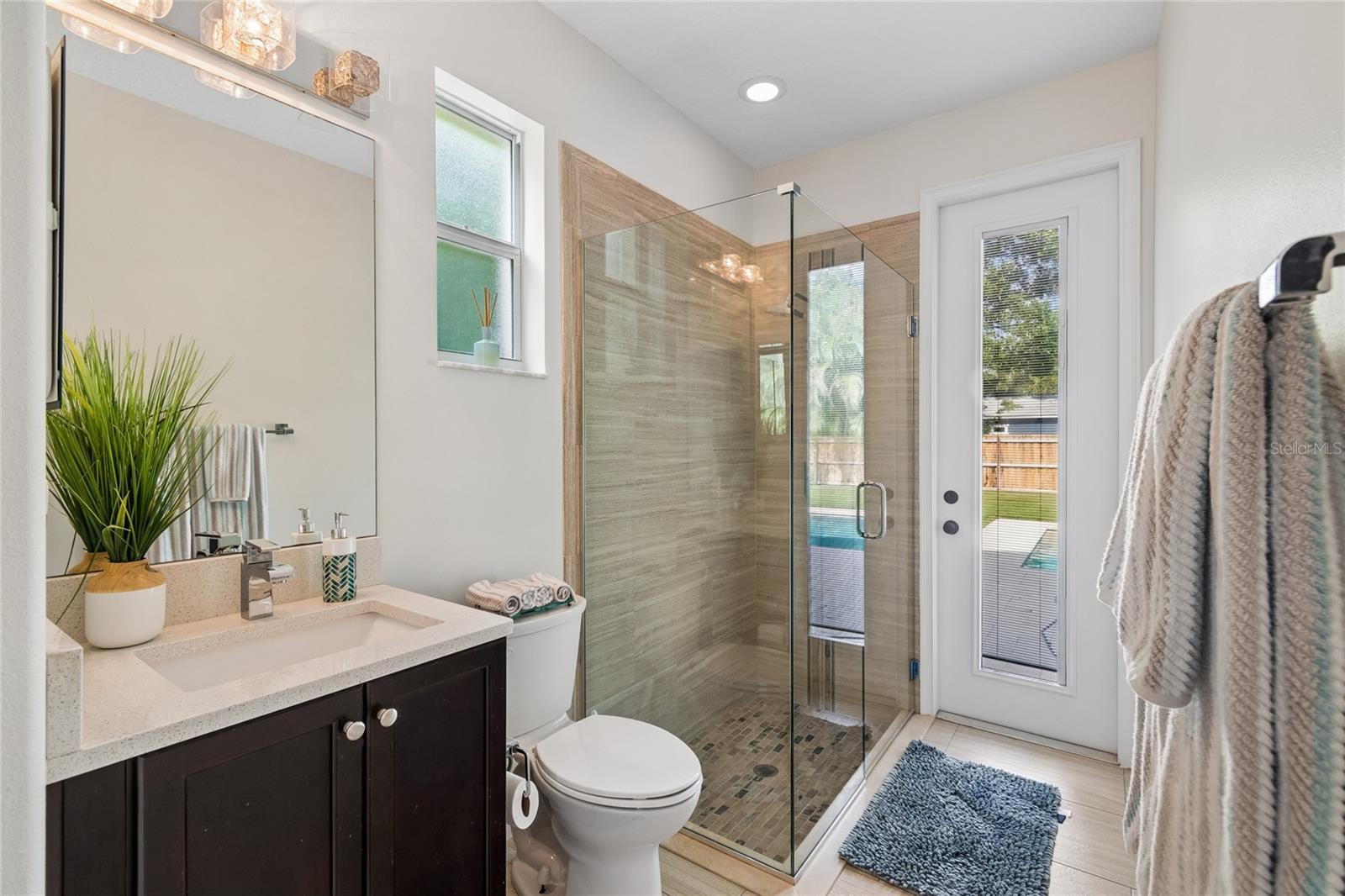 110 S BEVERLY AVE — photo 21