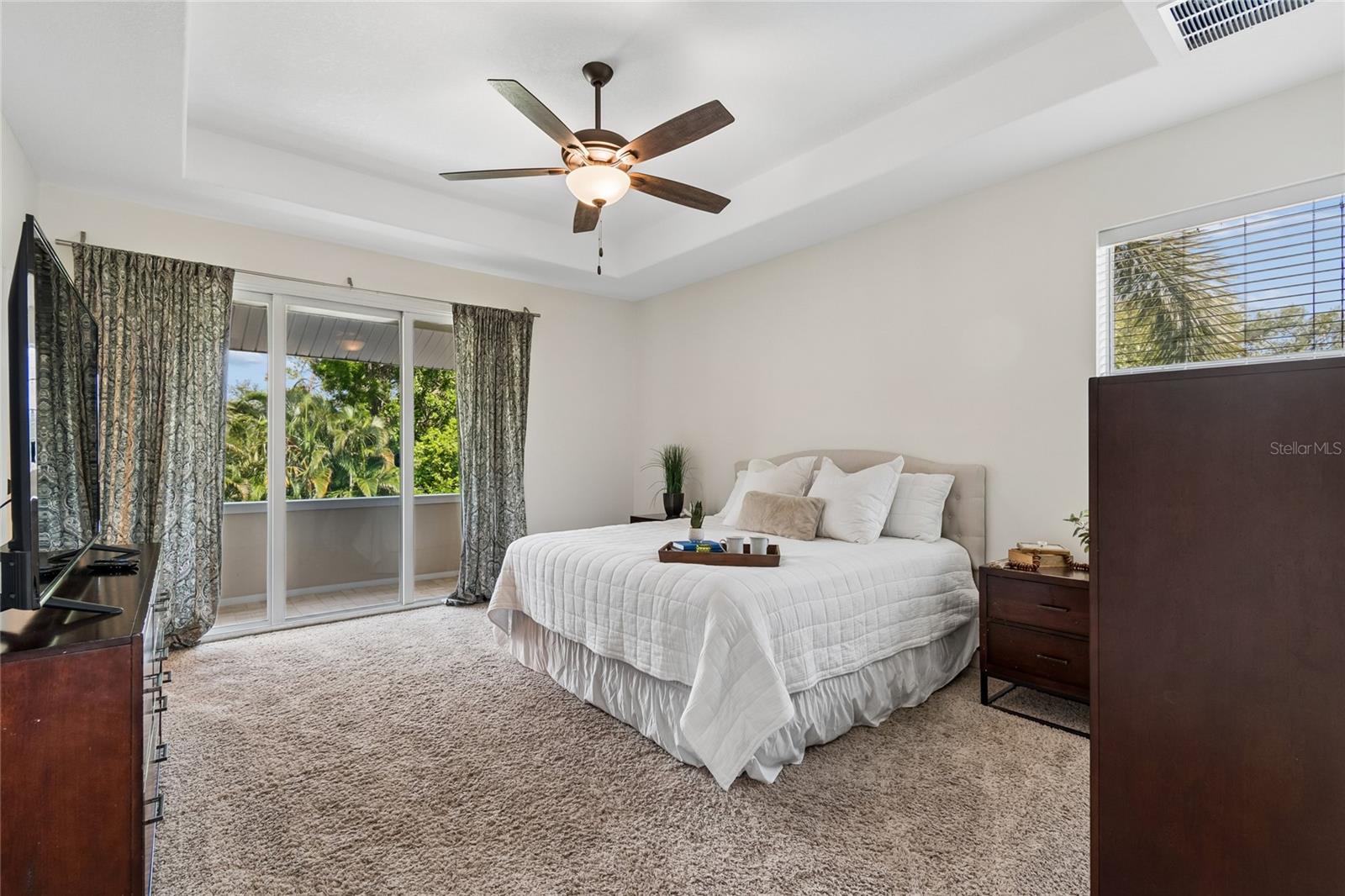 110 S BEVERLY AVE — photo 13