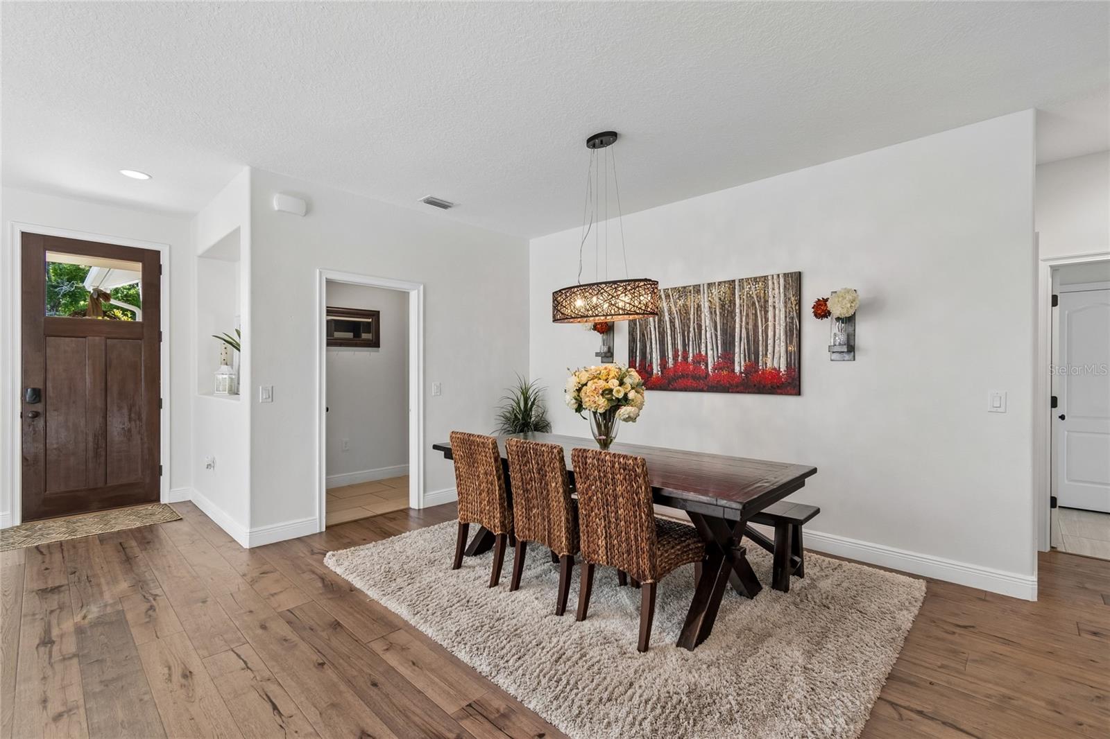 110 S BEVERLY AVE — photo 11