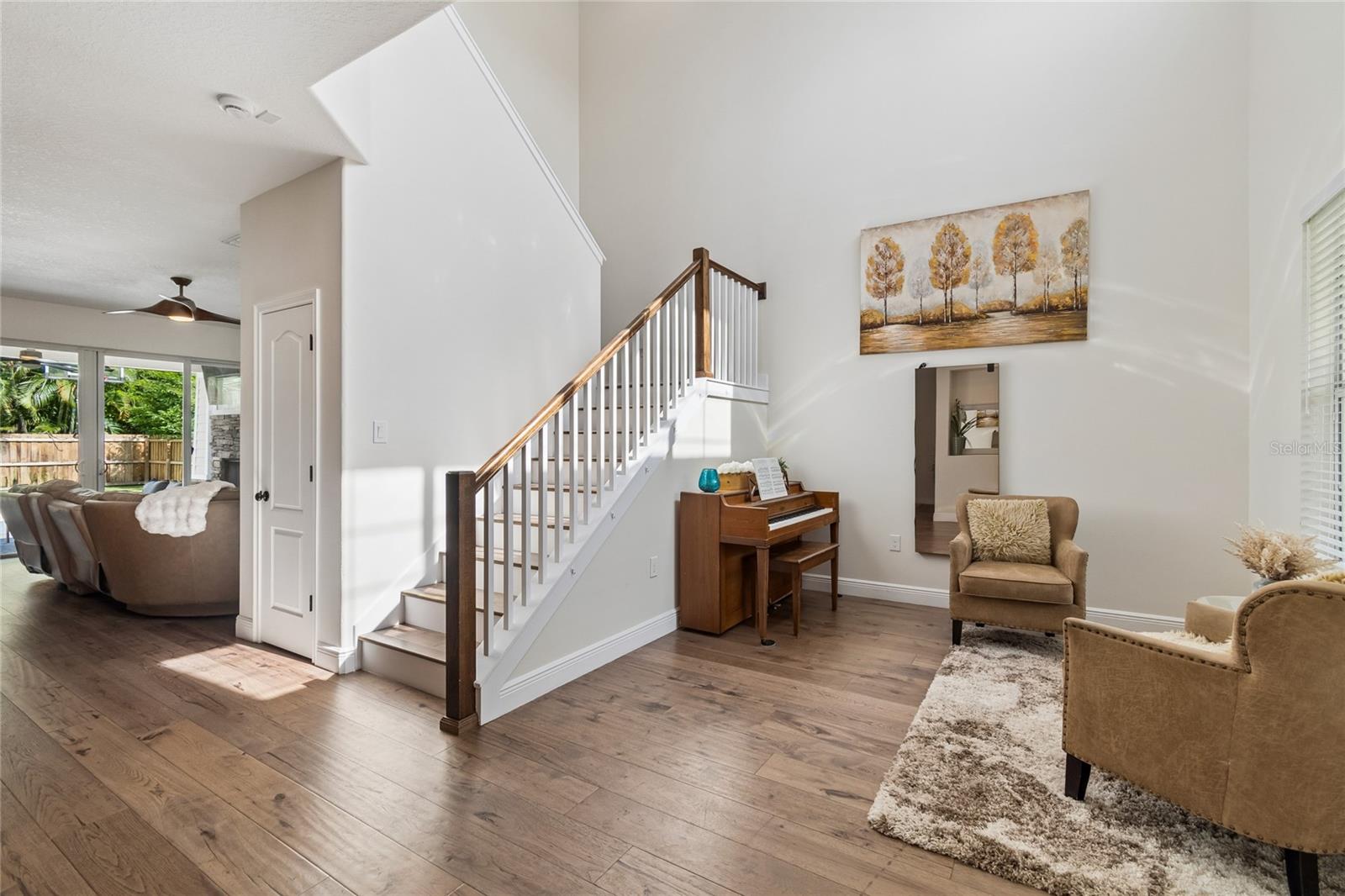 110 S BEVERLY AVE — photo 3