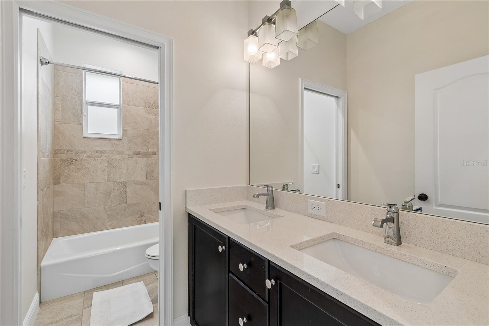 110 S BEVERLY AVE — photo 18