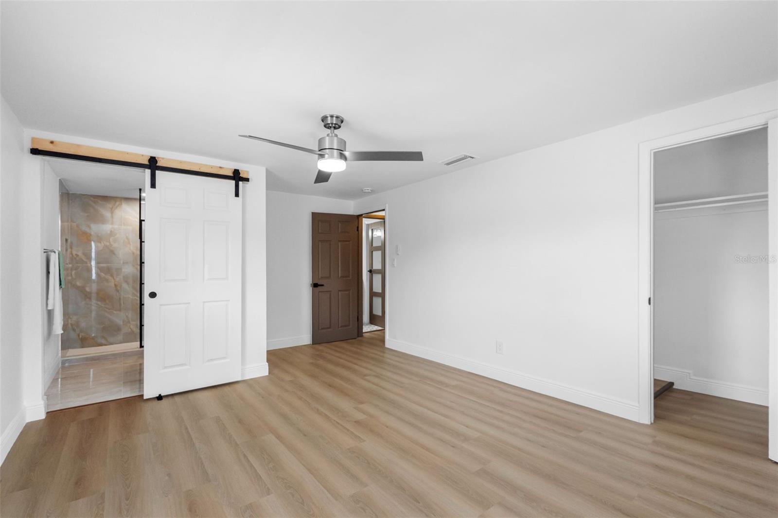 230 BEVERLY BLVD — photo 18