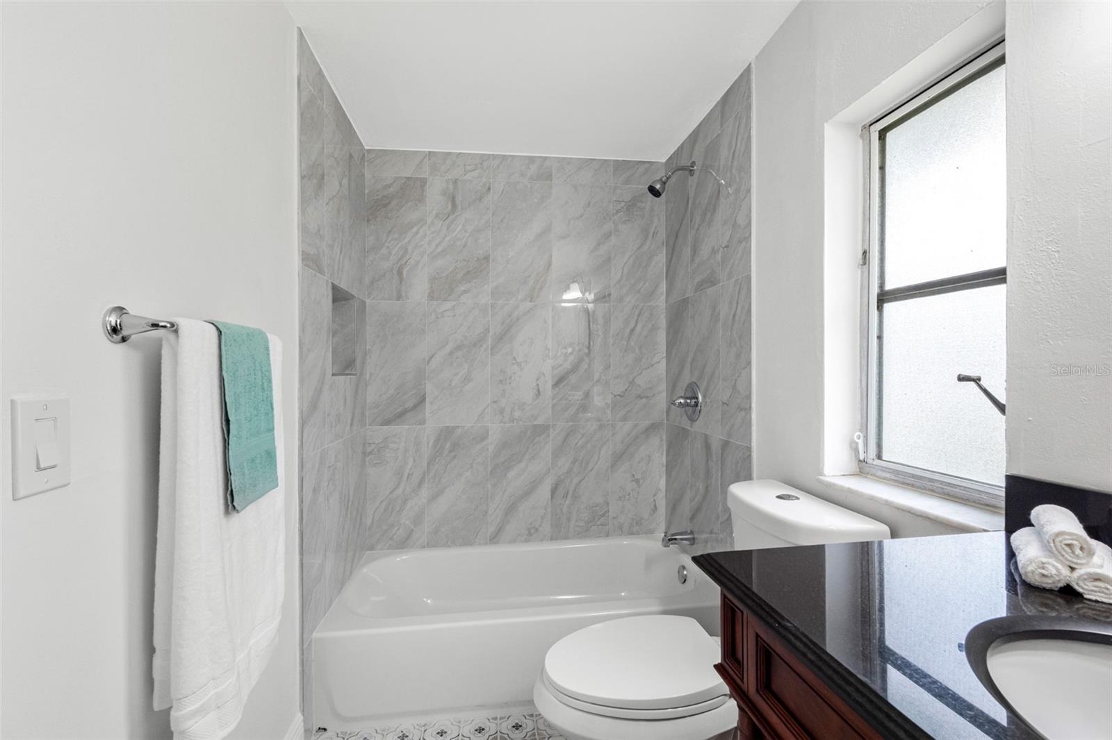 230 BEVERLY BLVD — photo 23