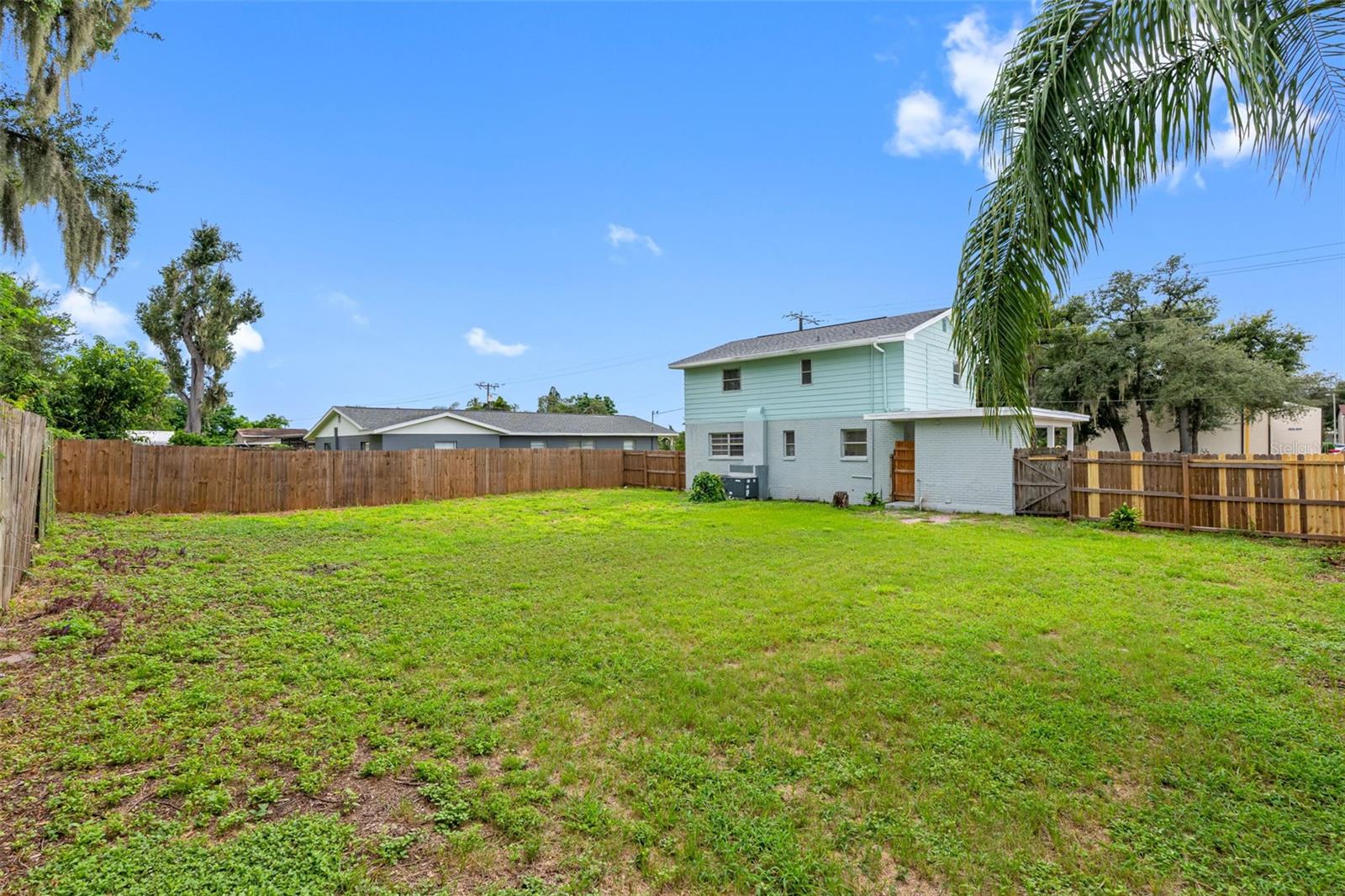 230 BEVERLY BLVD — photo 29