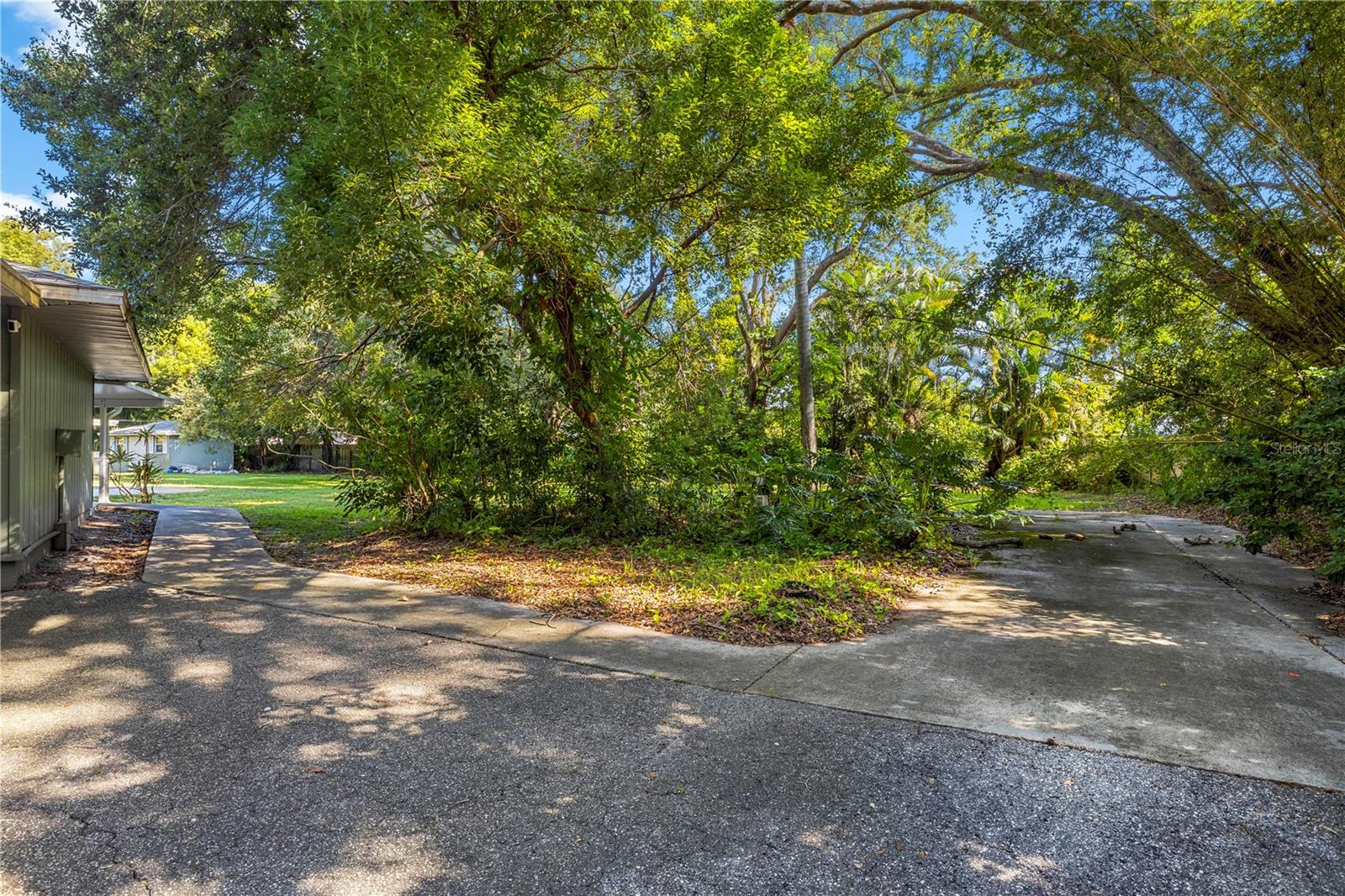 2162 LONG BOW LN — photo 24