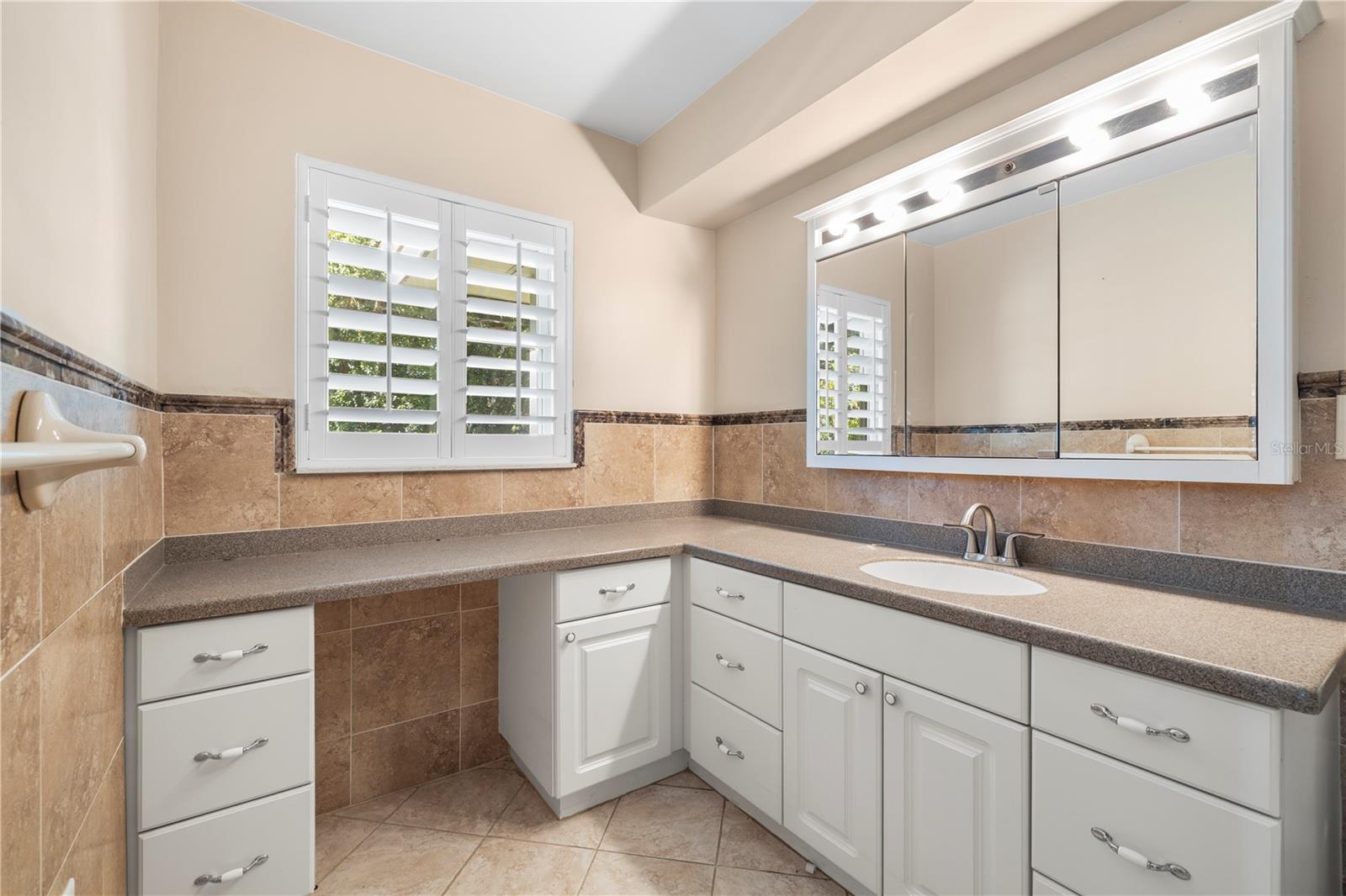2162 LONG BOW LN — photo 33