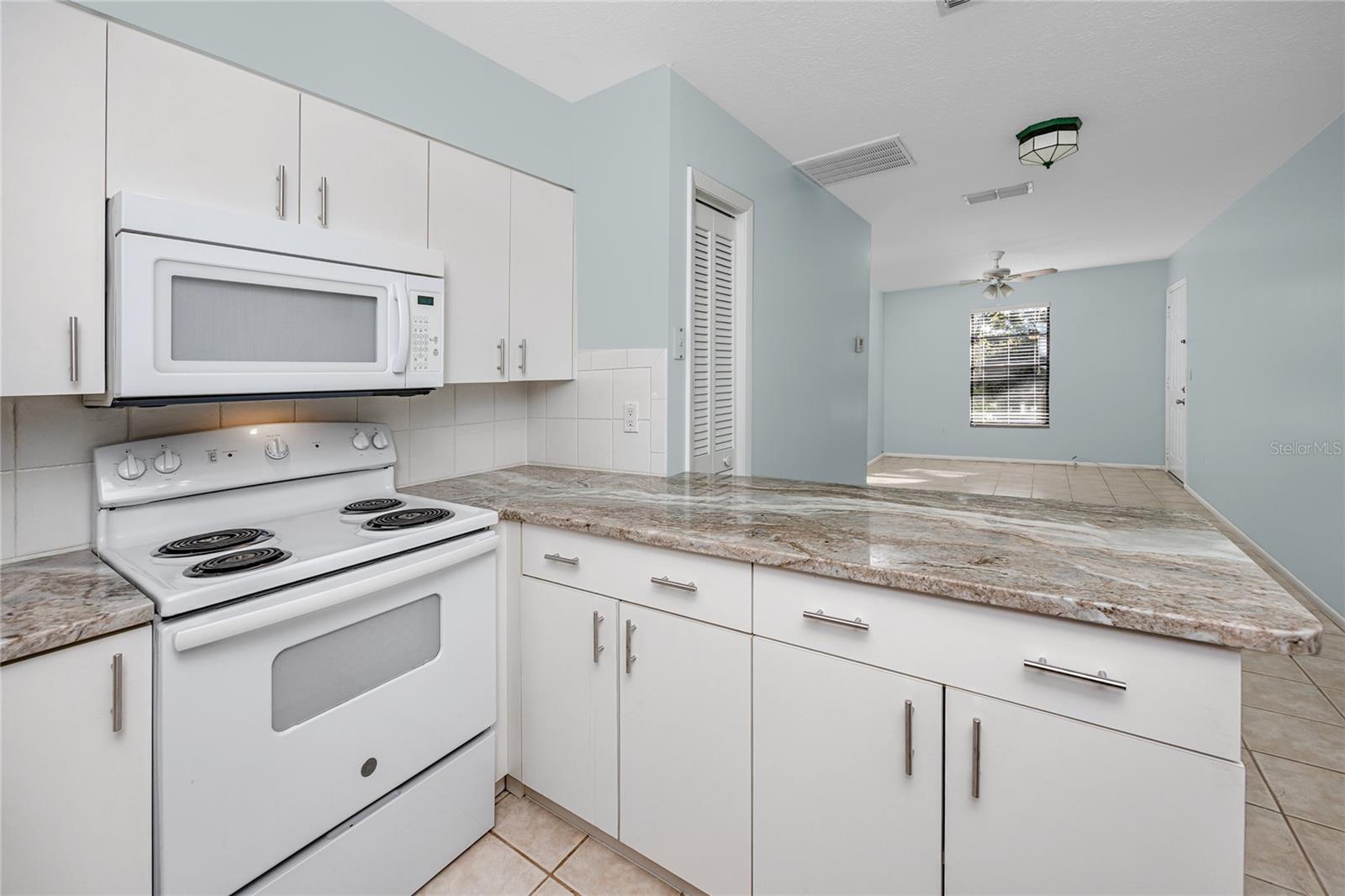 1303 S MOODY AVE — photo 22