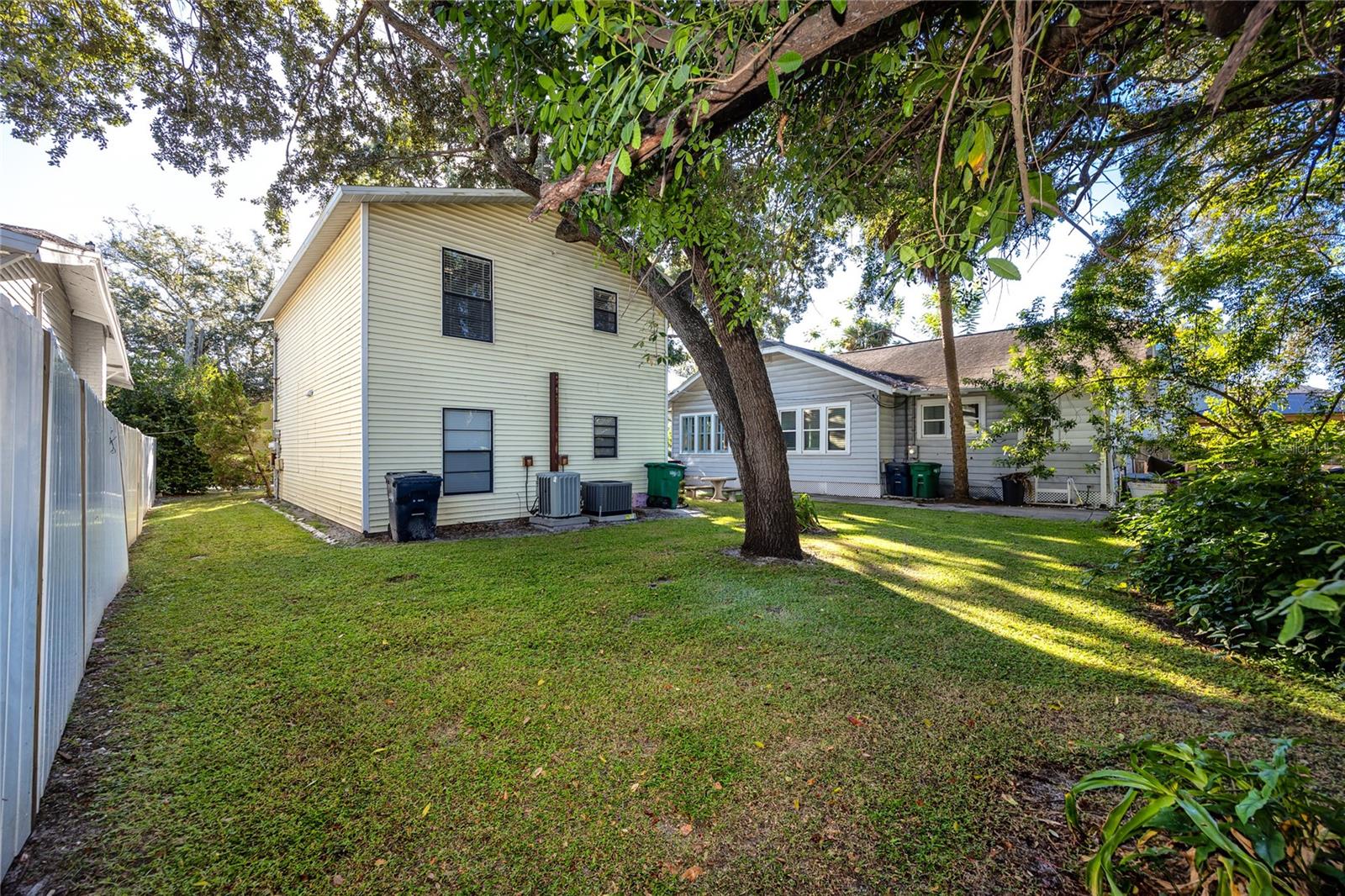 1303 S MOODY AVE — photo 36